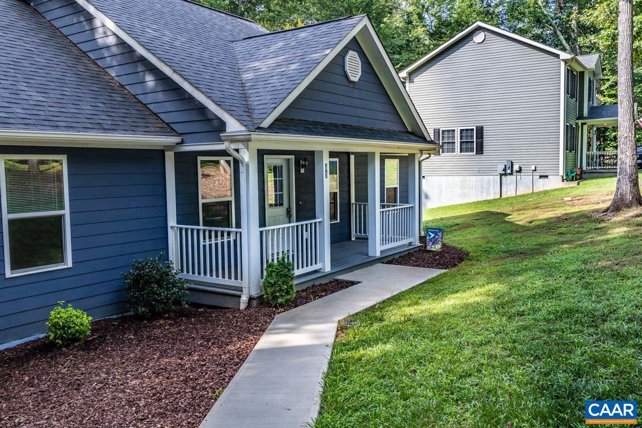 LAKE MONTICELLO - Residential