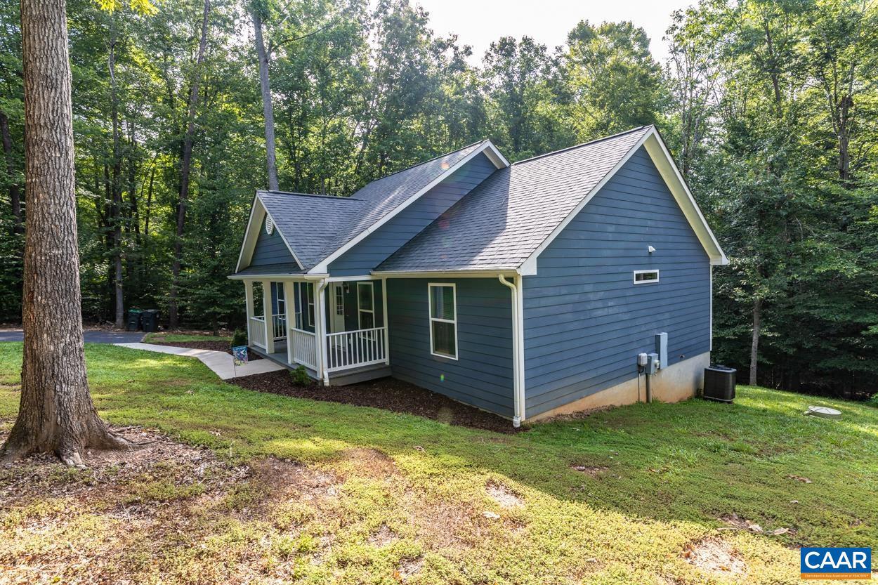 LAKE MONTICELLO - Residential