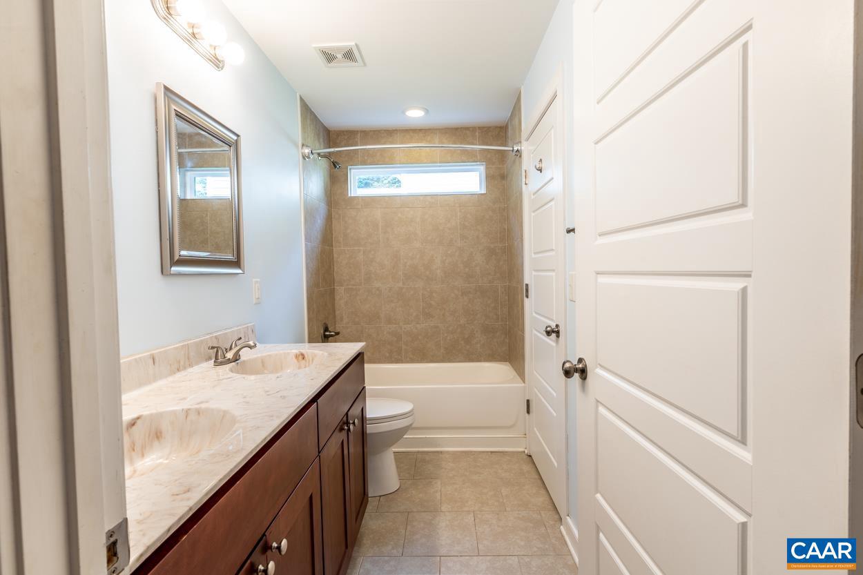 LAKE MONTICELLO - Residential