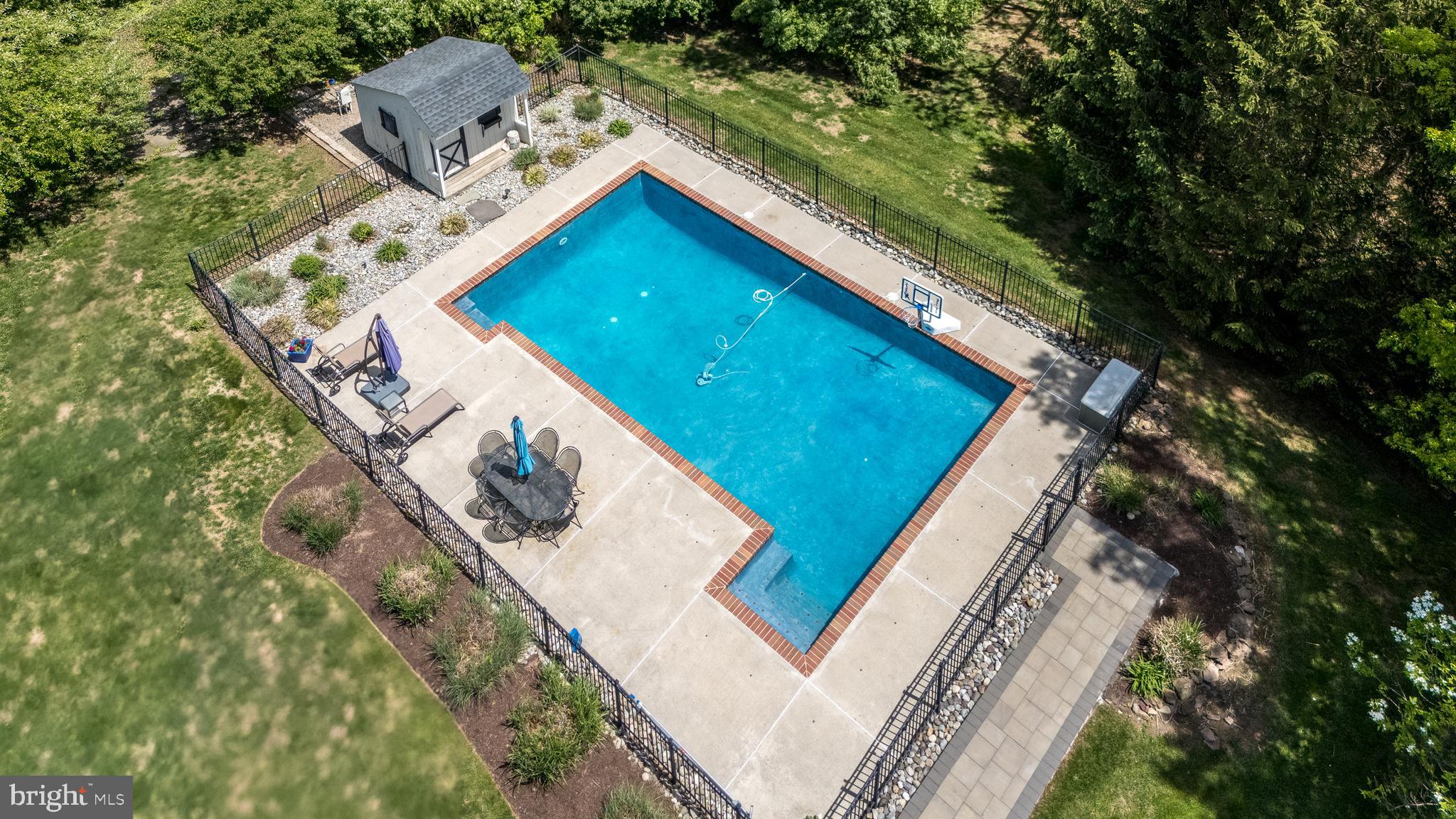 FOX HUNT ESTS - Residential