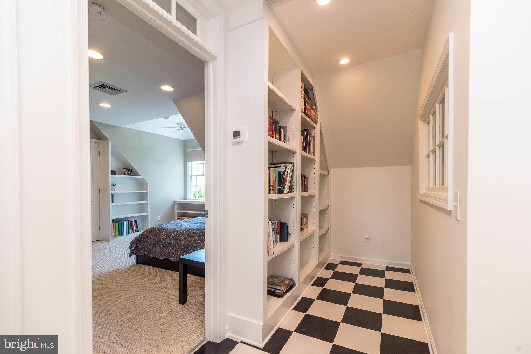 FOX HUNT ESTS - Residential