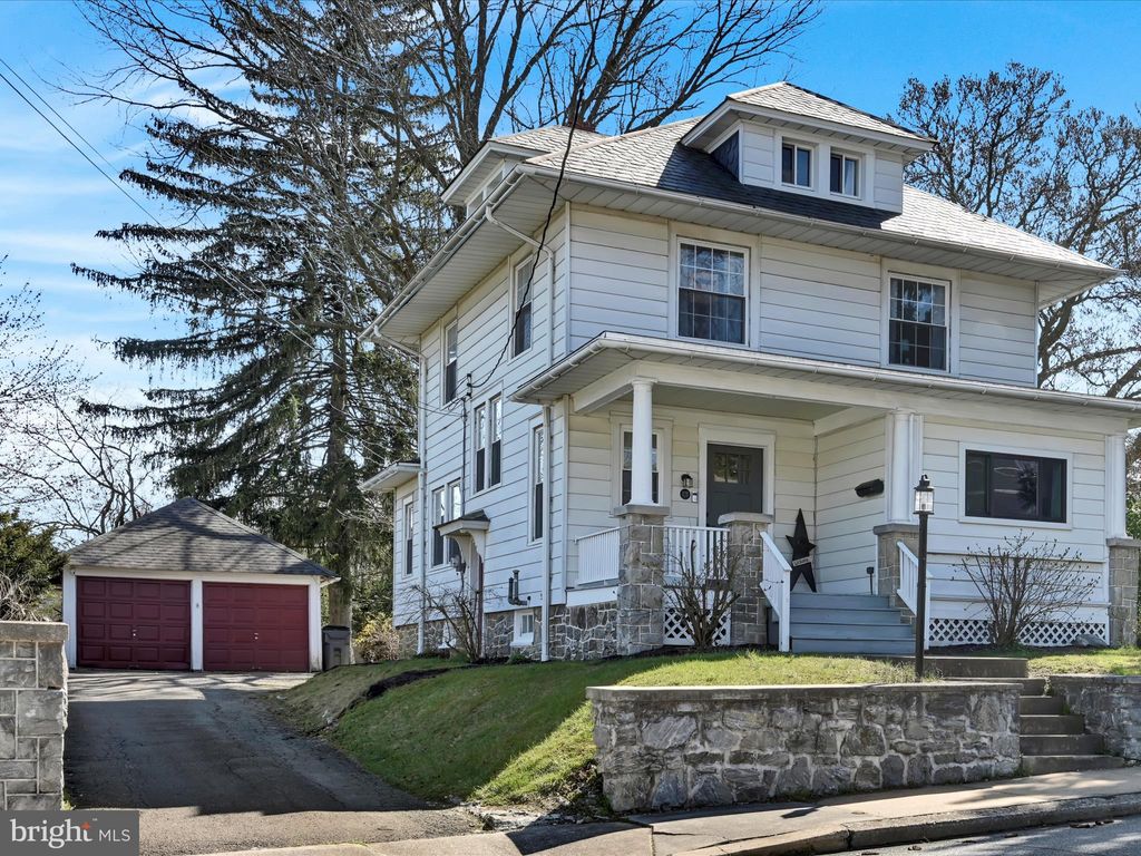 Photo of 121 S CHURCH ST, QUARRYVILLE, PA 17566 (MLS # PALA2032754)