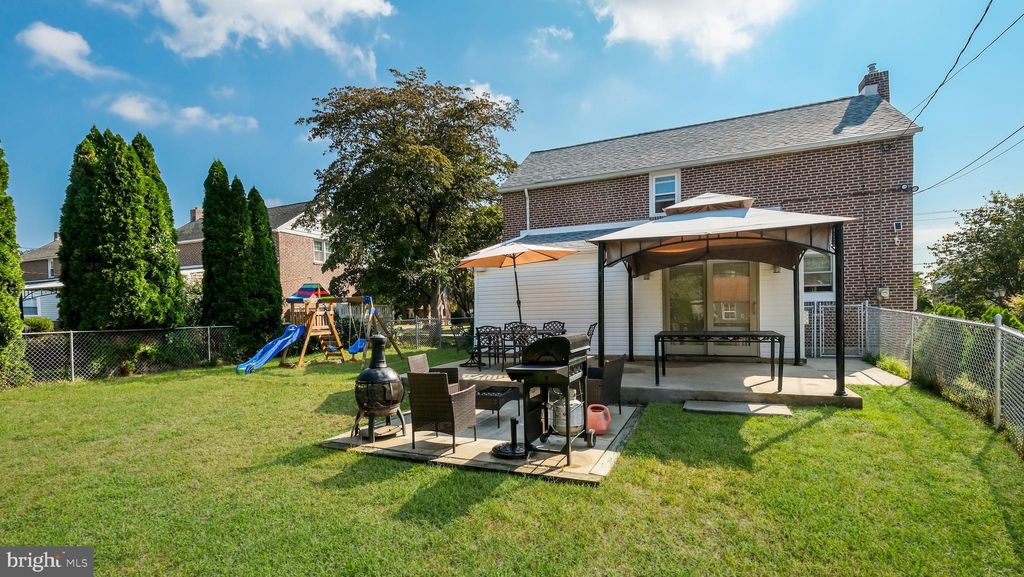 Photo of 72 Colonial Park Drive, SPRINGFIELD, PA 19064 (MLS # PADE2100666)