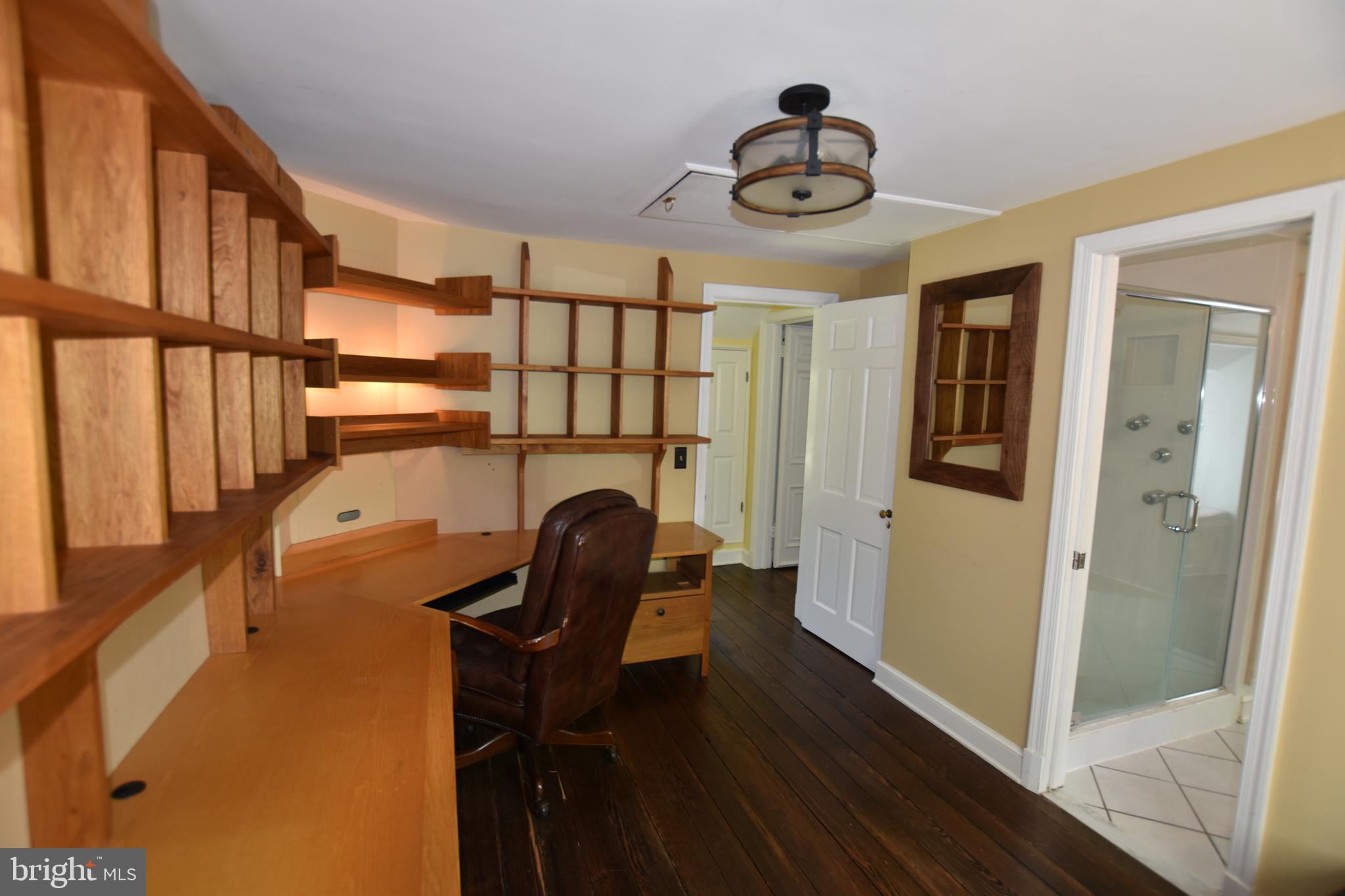 WOODHAVEN - Residential Lease