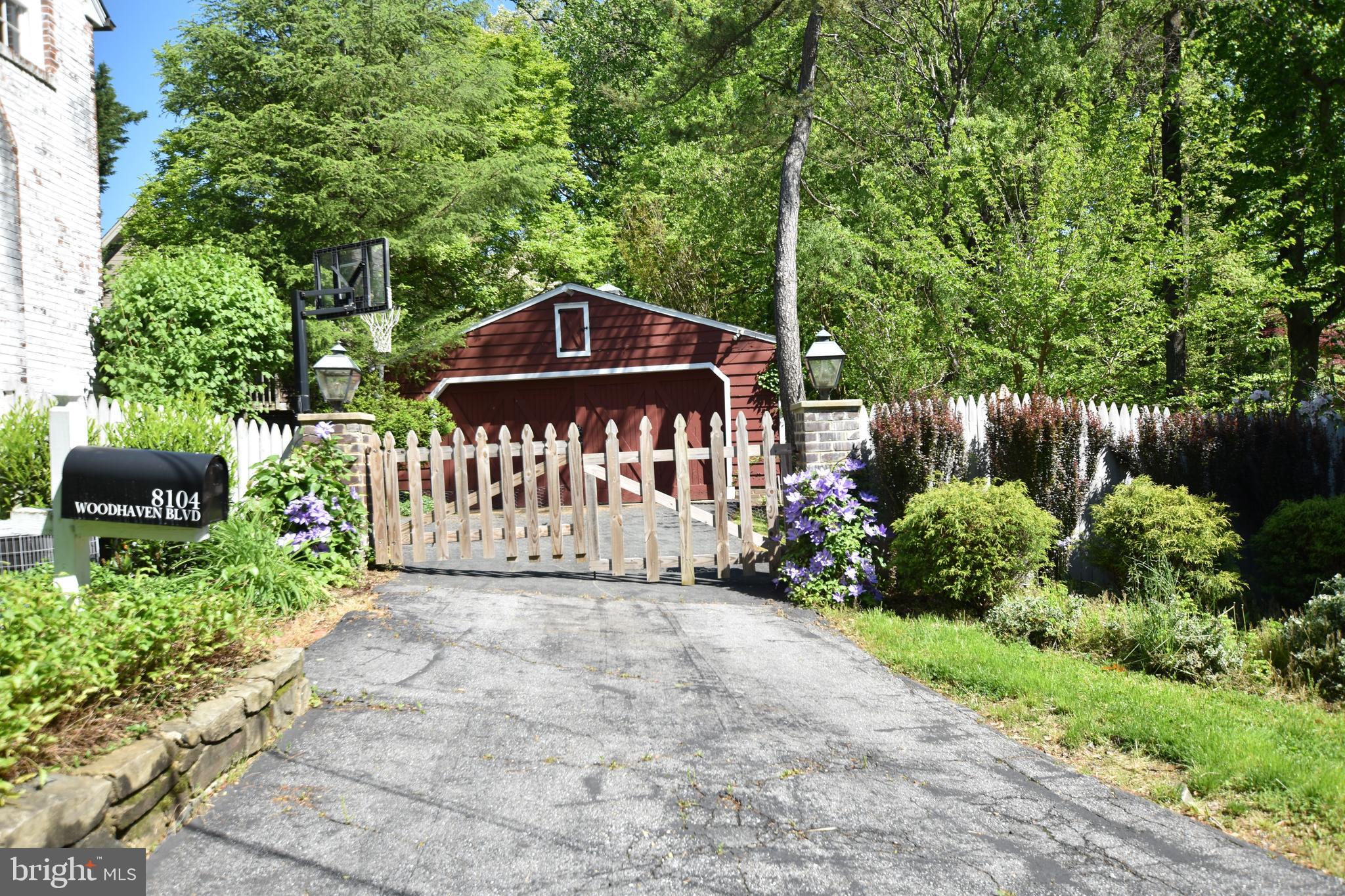 WOODHAVEN - Residential Lease