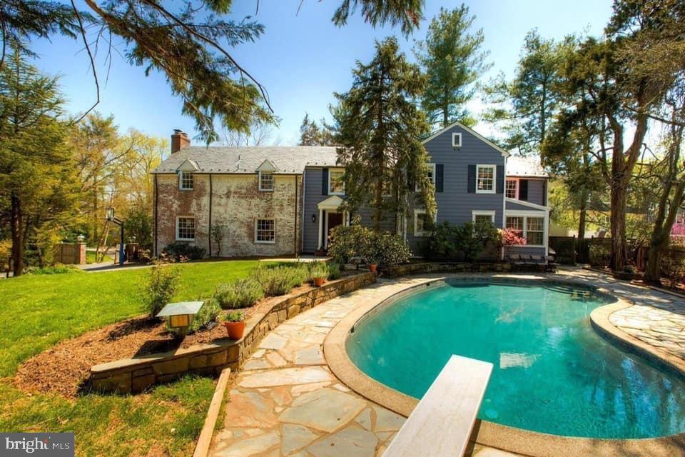 WOODHAVEN - Residential Lease