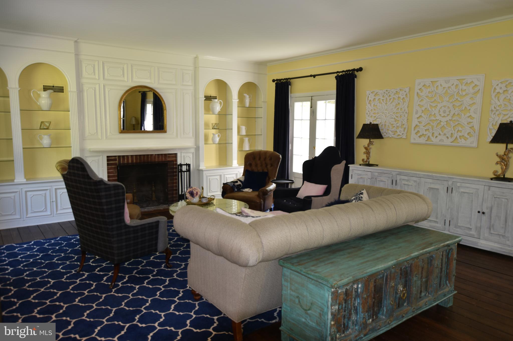 WOODHAVEN - Residential Lease