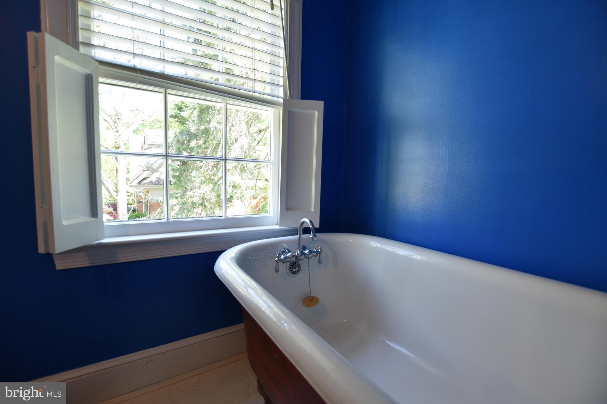 WOODHAVEN - Residential Lease