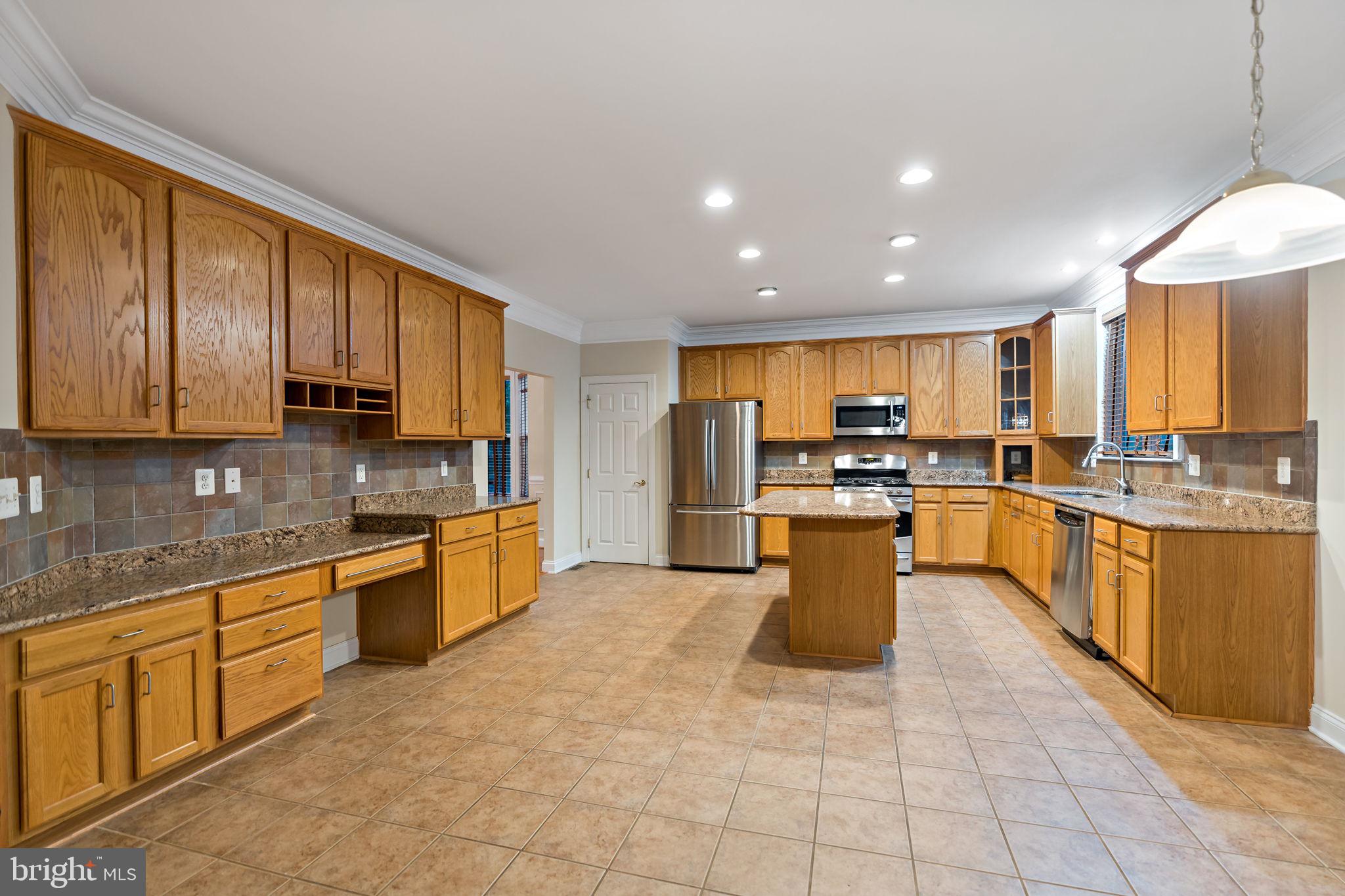 RIVER CREST - Residential