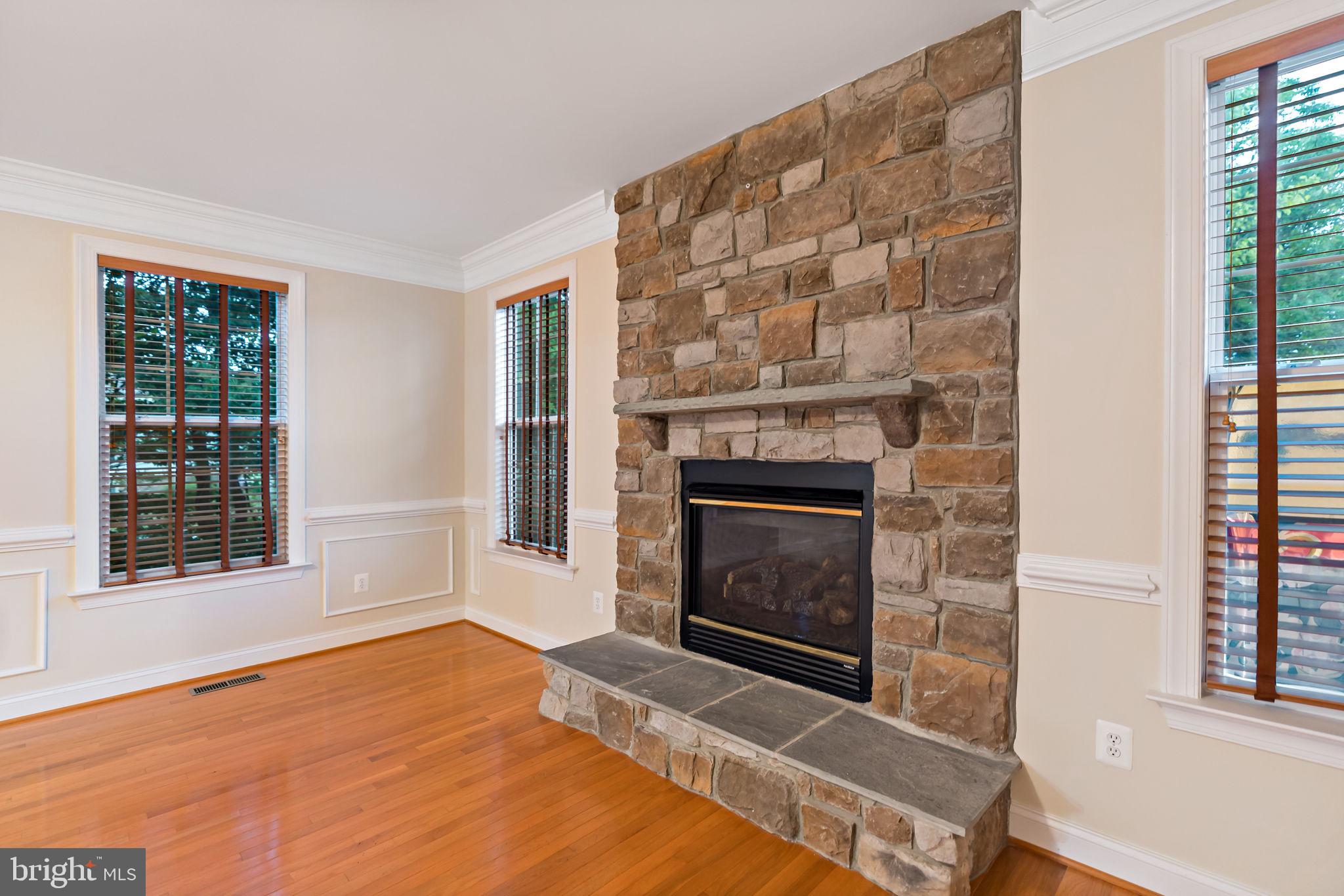 RIVER CREST - Residential