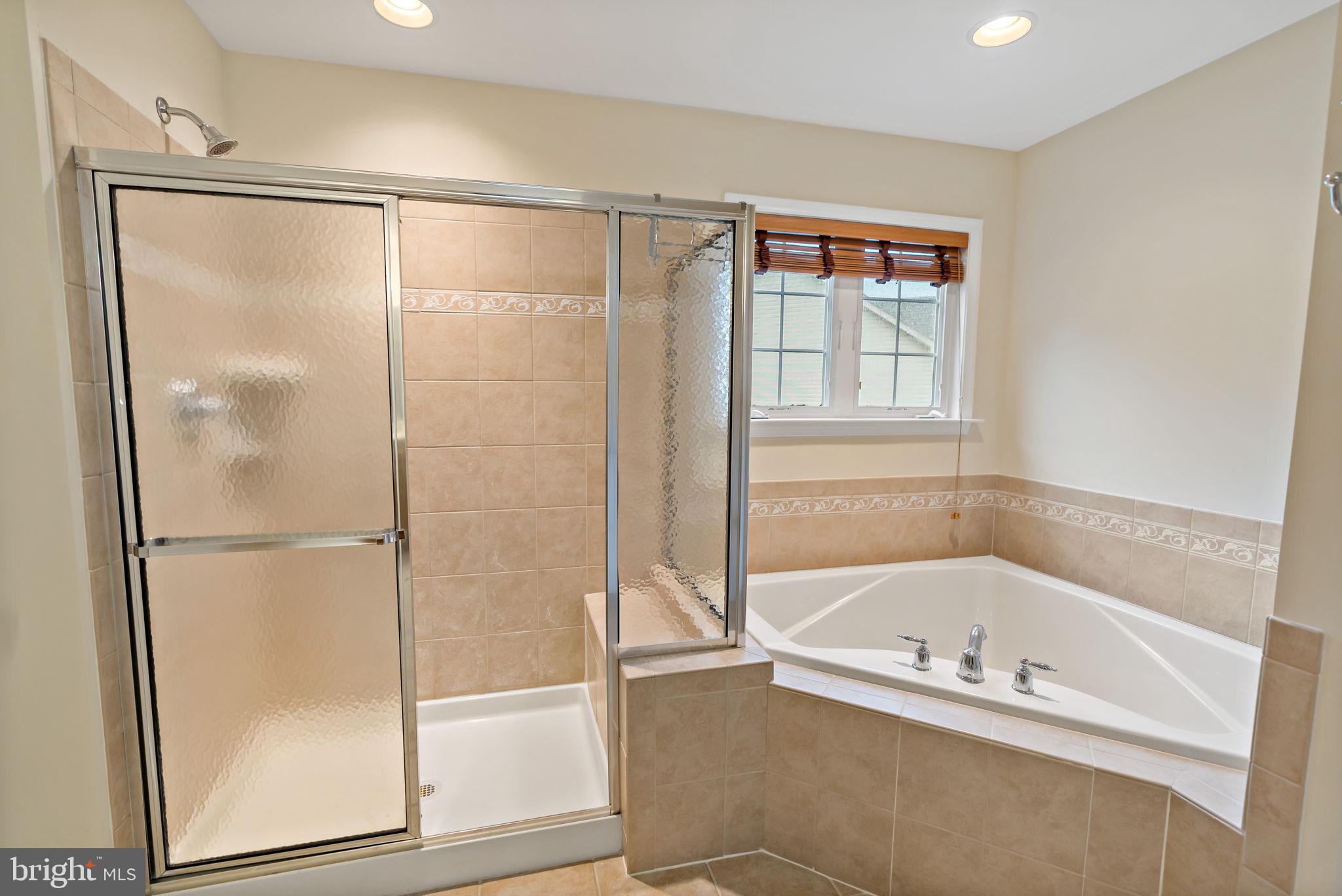 RIVER CREST - Residential