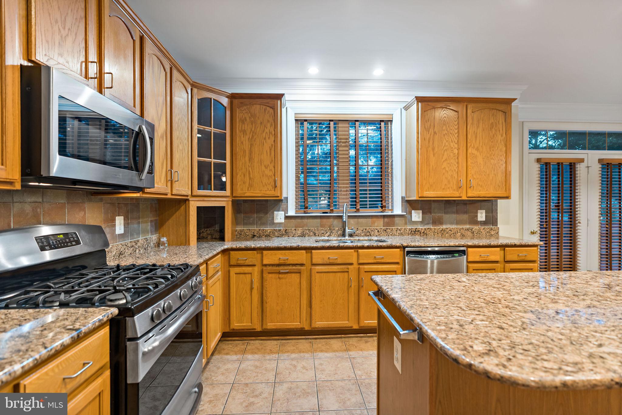 RIVER CREST - Residential