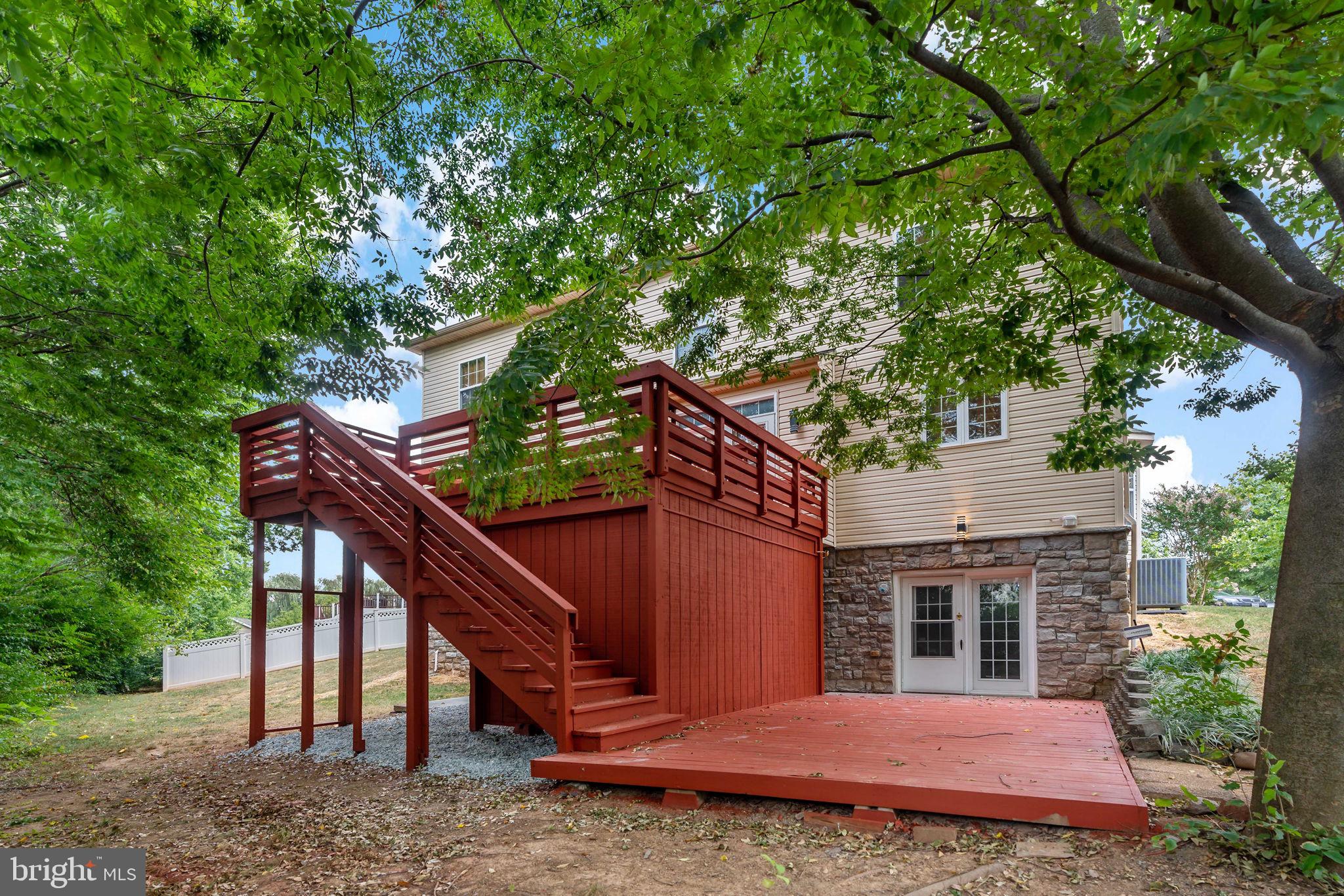 RIVER CREST - Residential