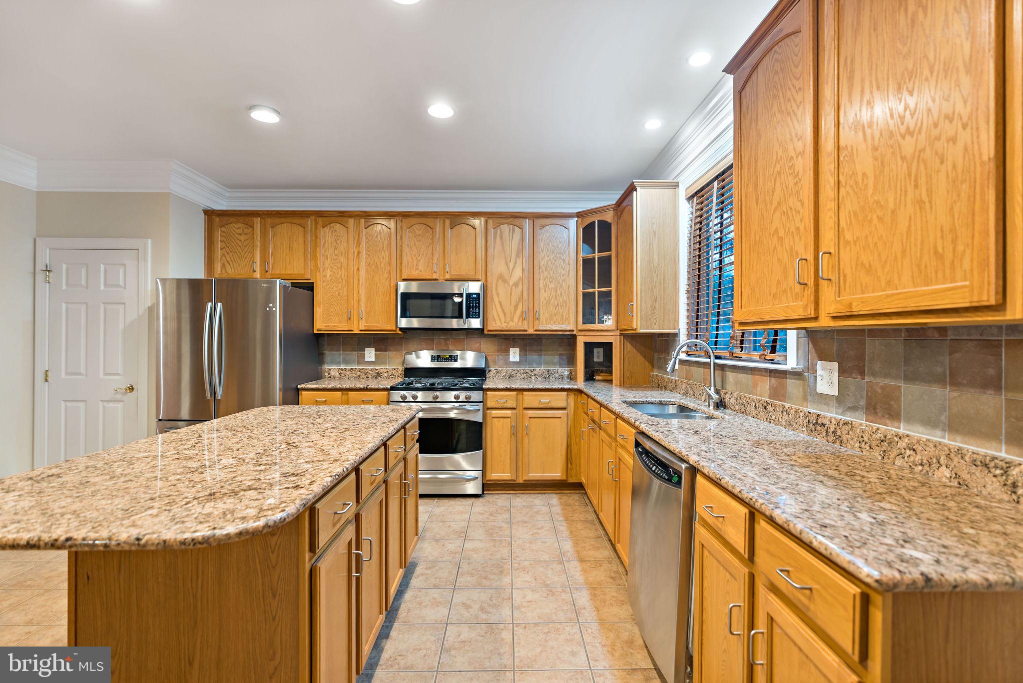 RIVER CREST - Residential