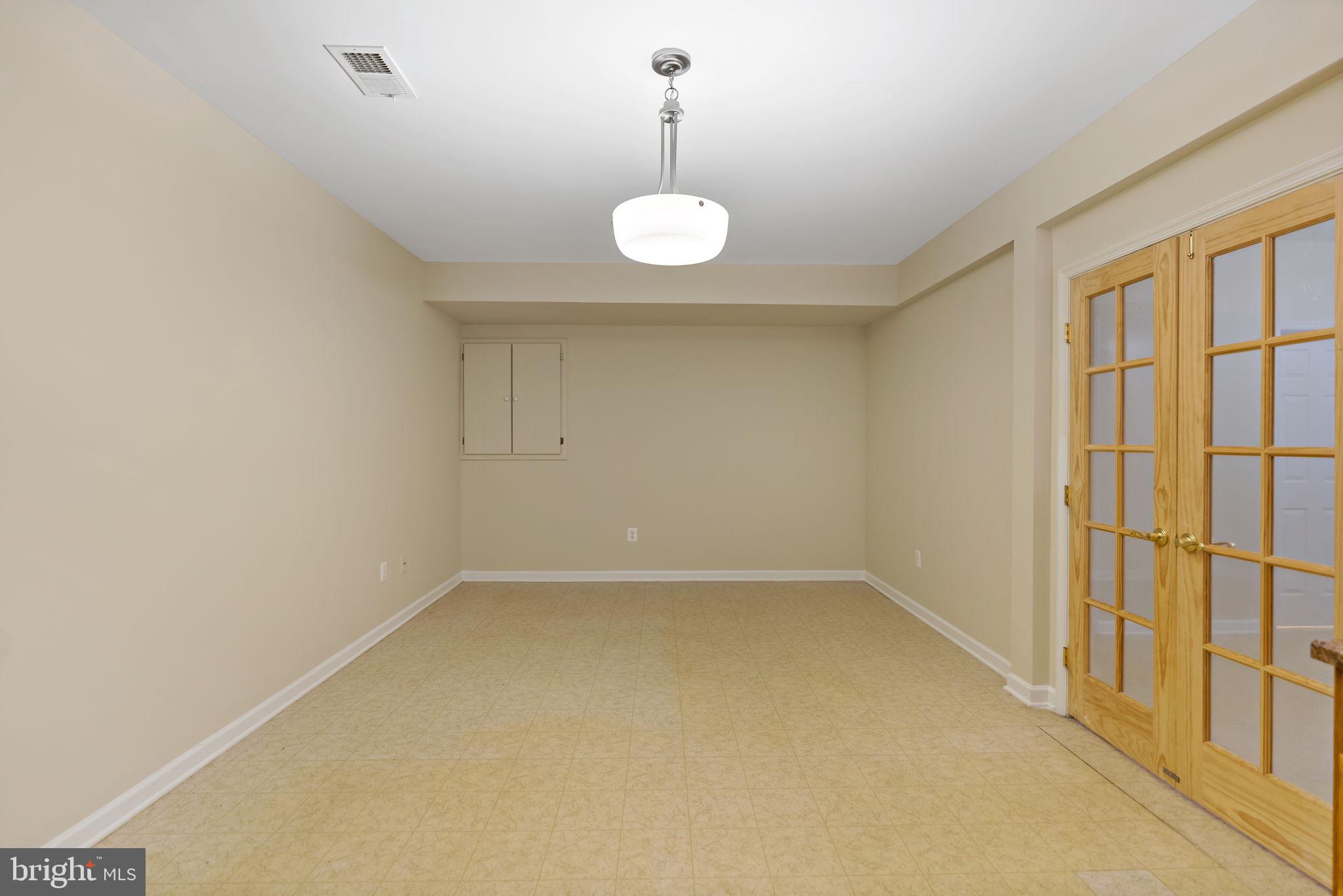 RIVER CREST - Residential