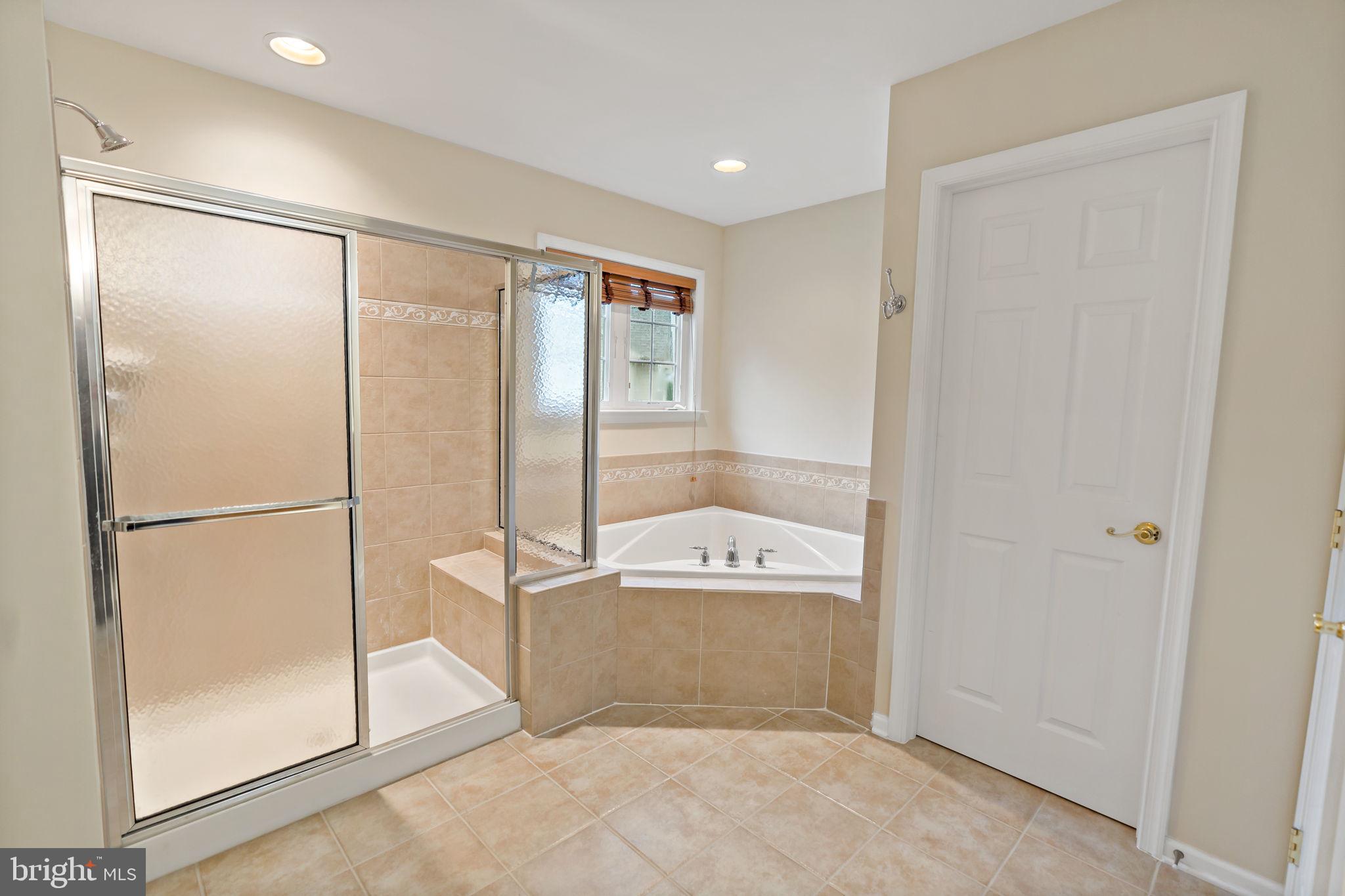 RIVER CREST - Residential