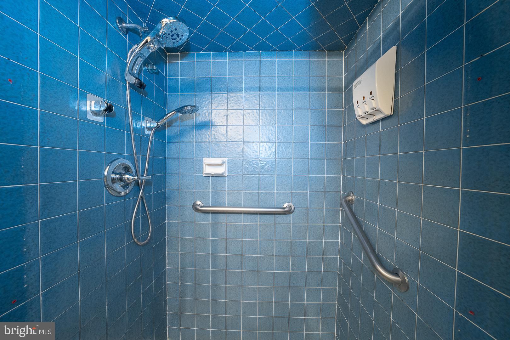 WEATHERSTONE - Residential