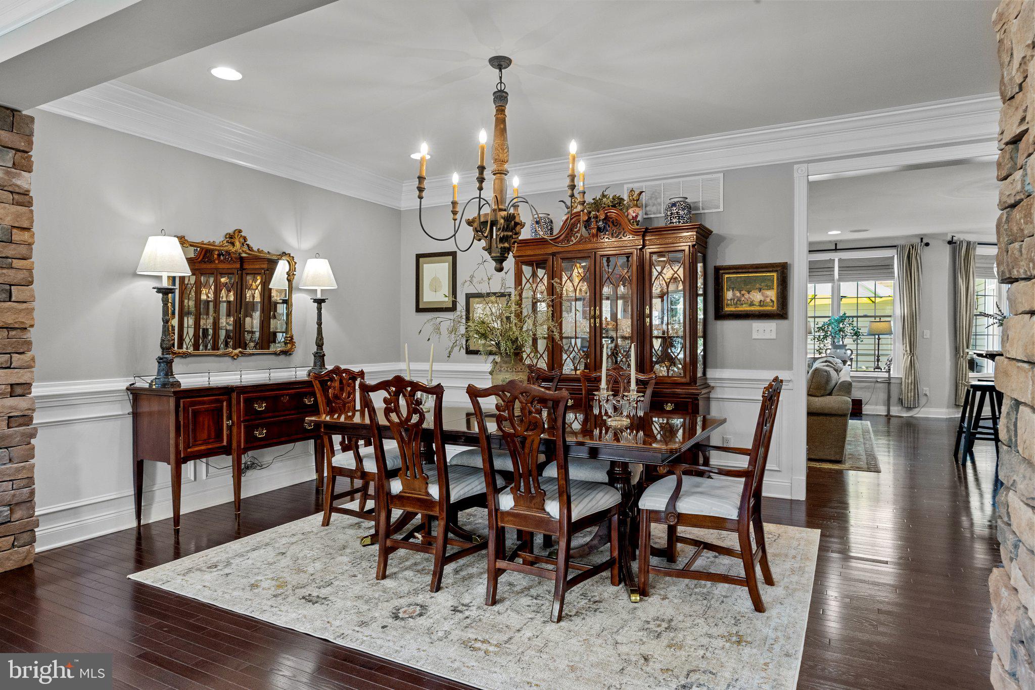 NEWTOWN WALK - Residential