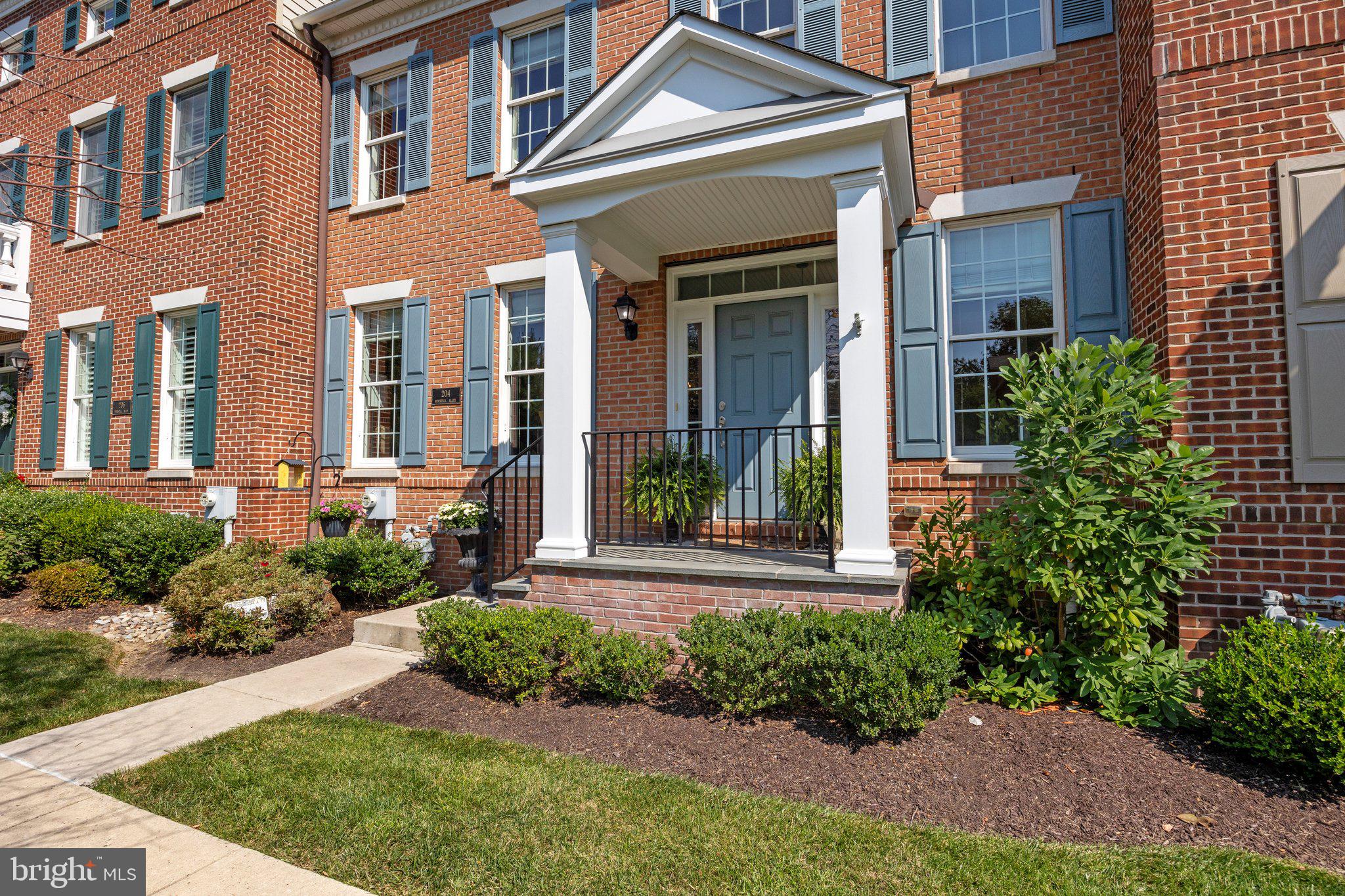 NEWTOWN WALK - Residential