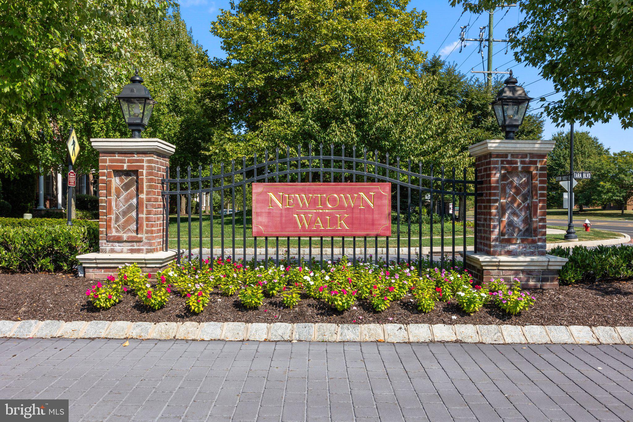 NEWTOWN WALK - Residential