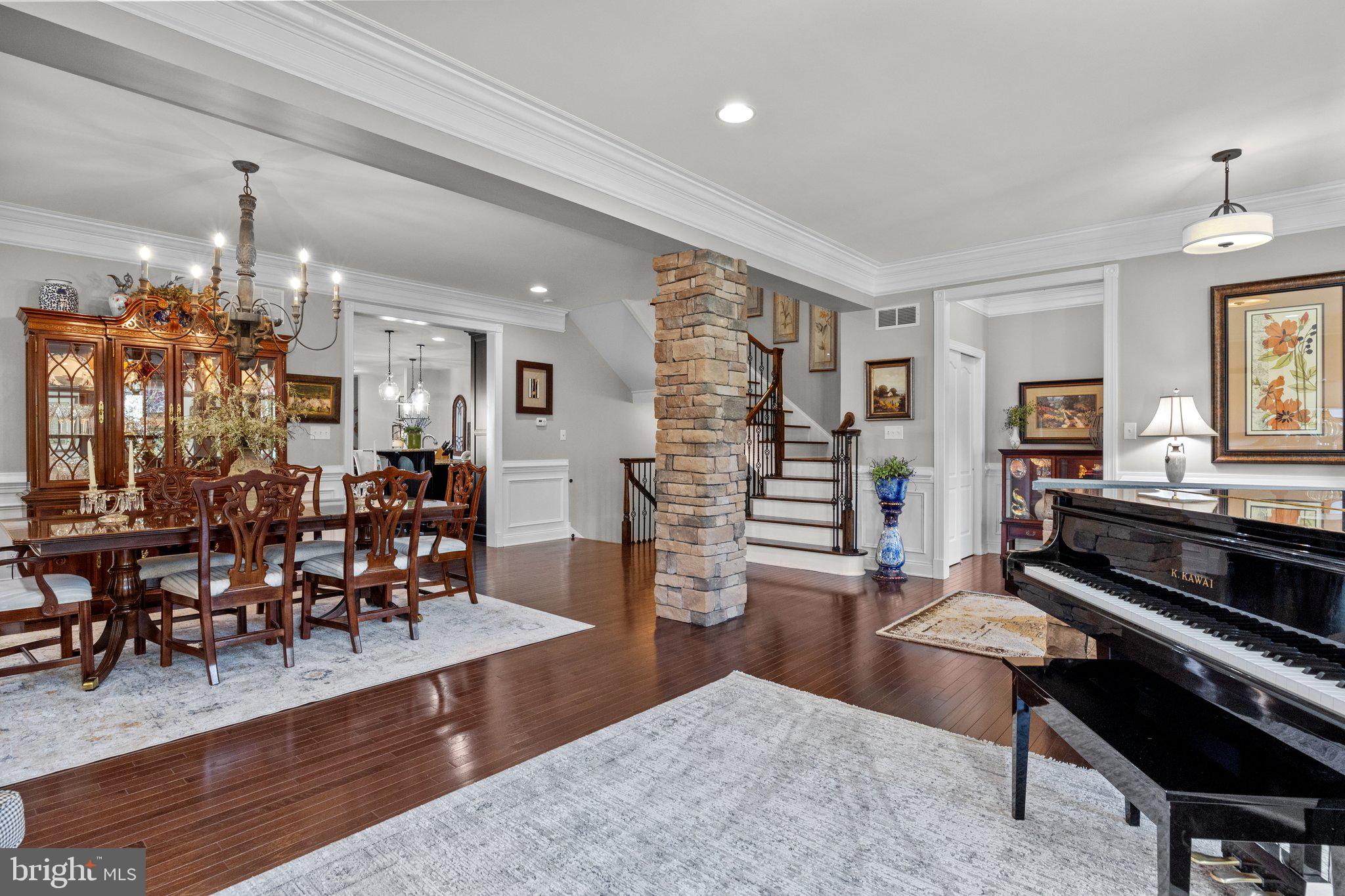 NEWTOWN WALK - Residential