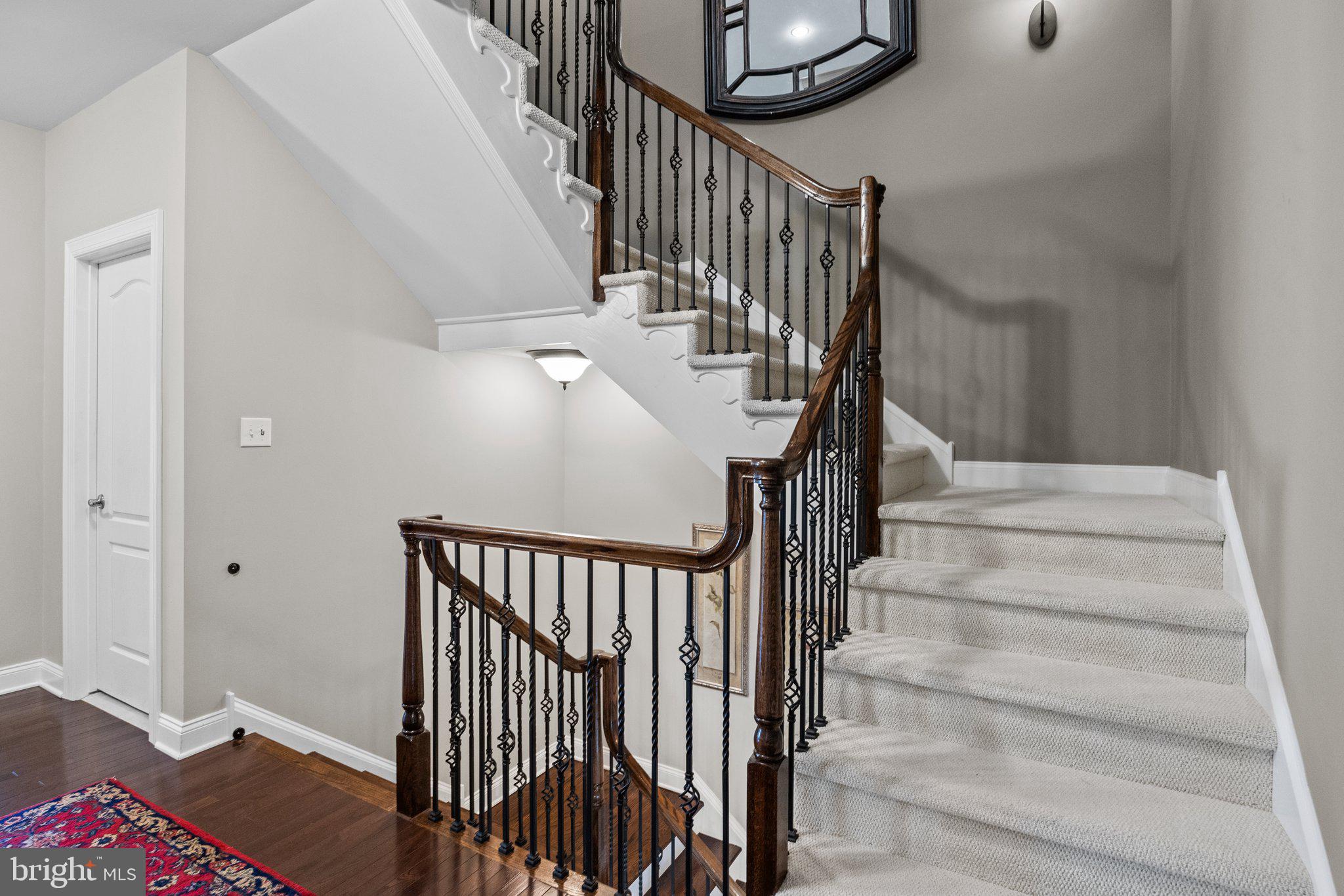 NEWTOWN WALK - Residential