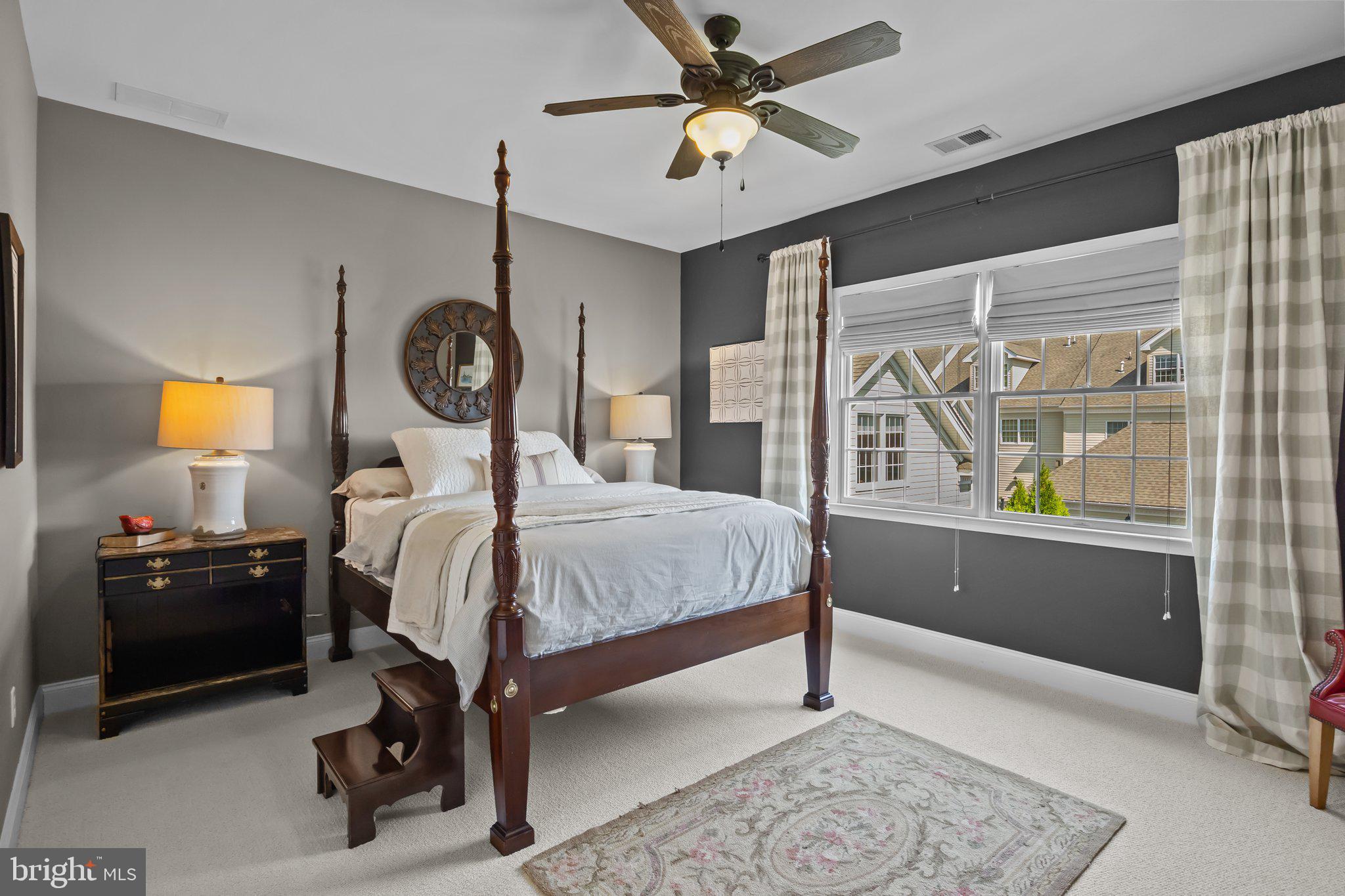 NEWTOWN WALK - Residential