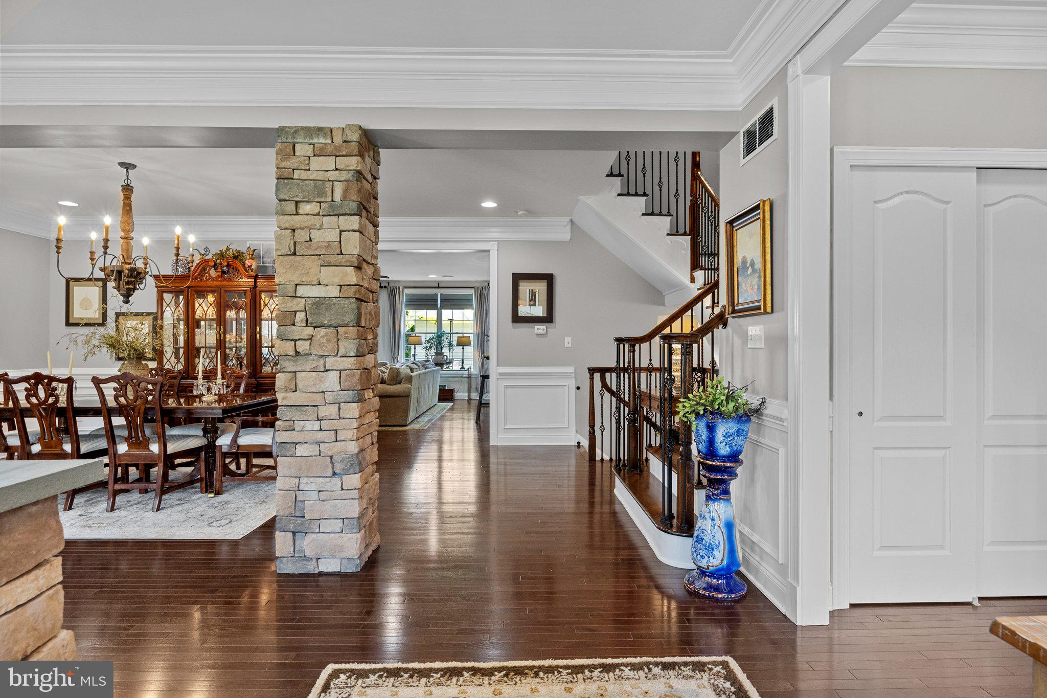 NEWTOWN WALK - Residential