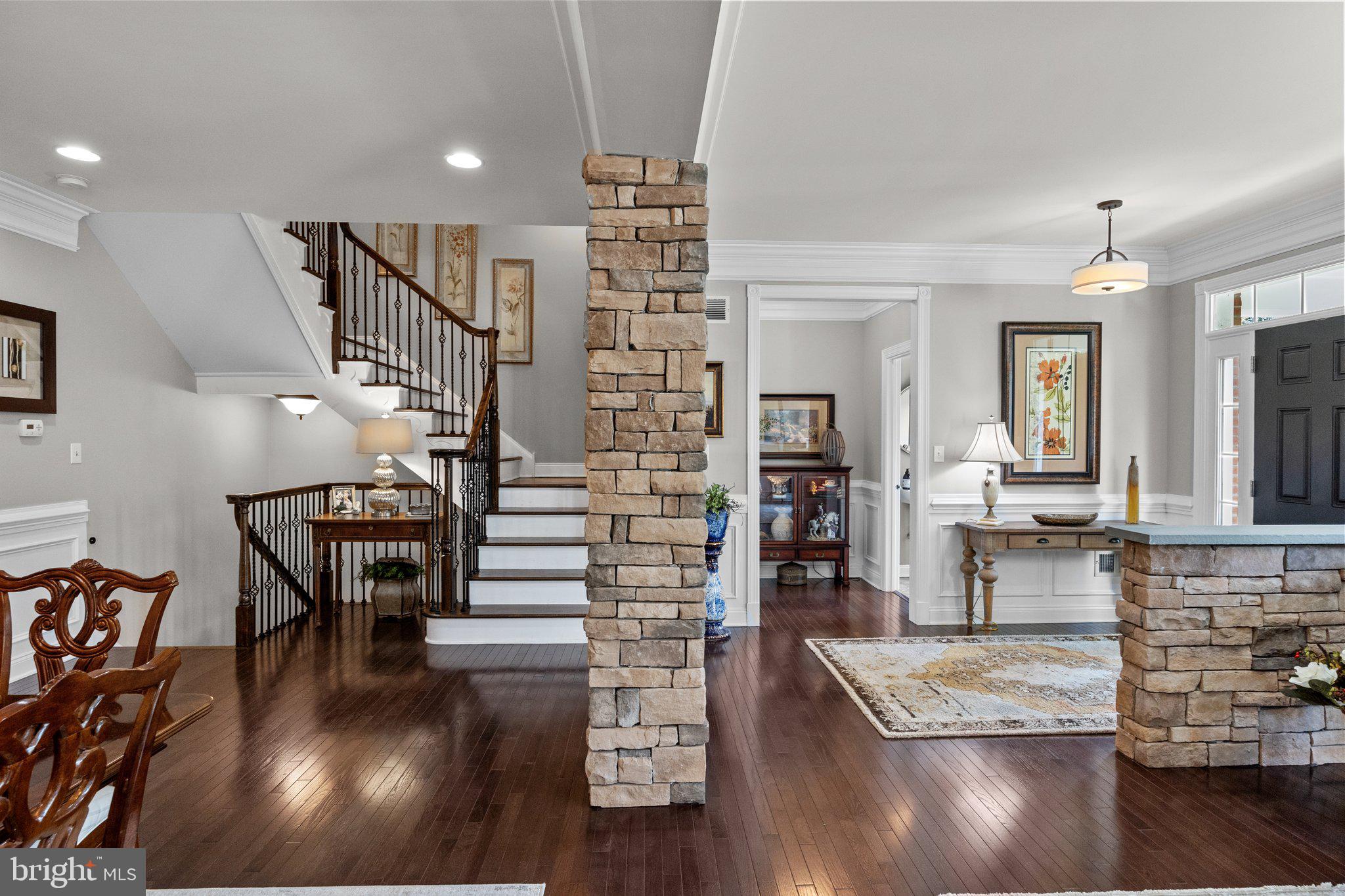 NEWTOWN WALK - Residential