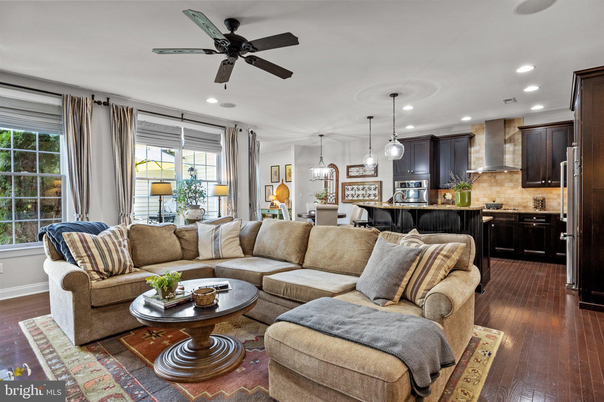 NEWTOWN WALK - Residential