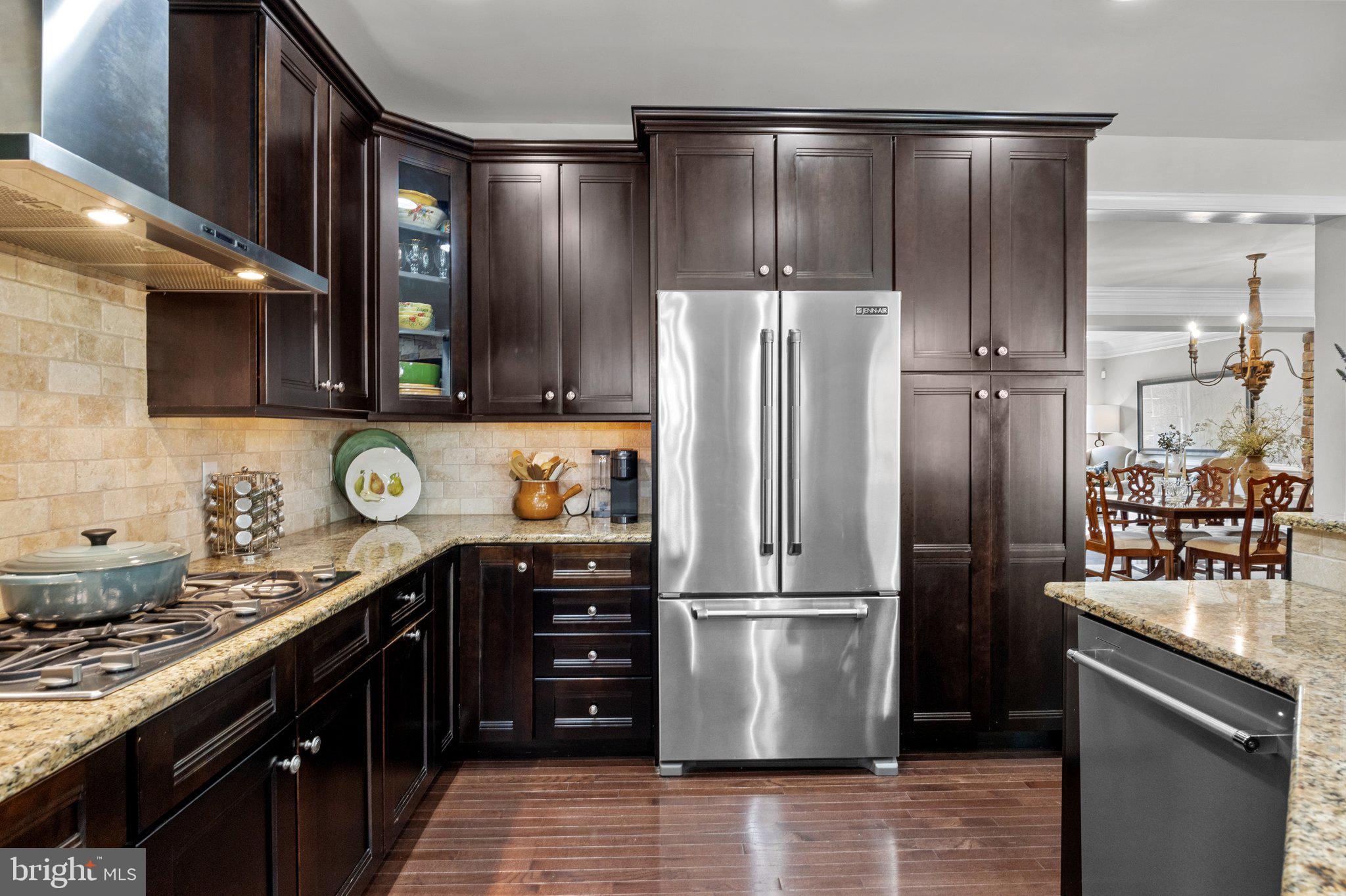 NEWTOWN WALK - Residential