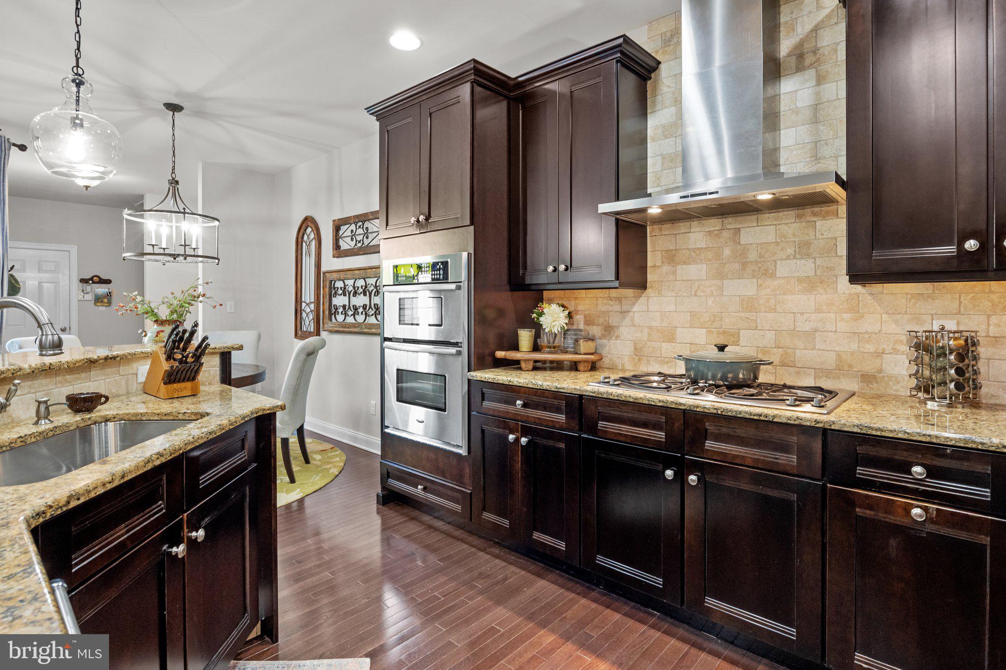 NEWTOWN WALK - Residential