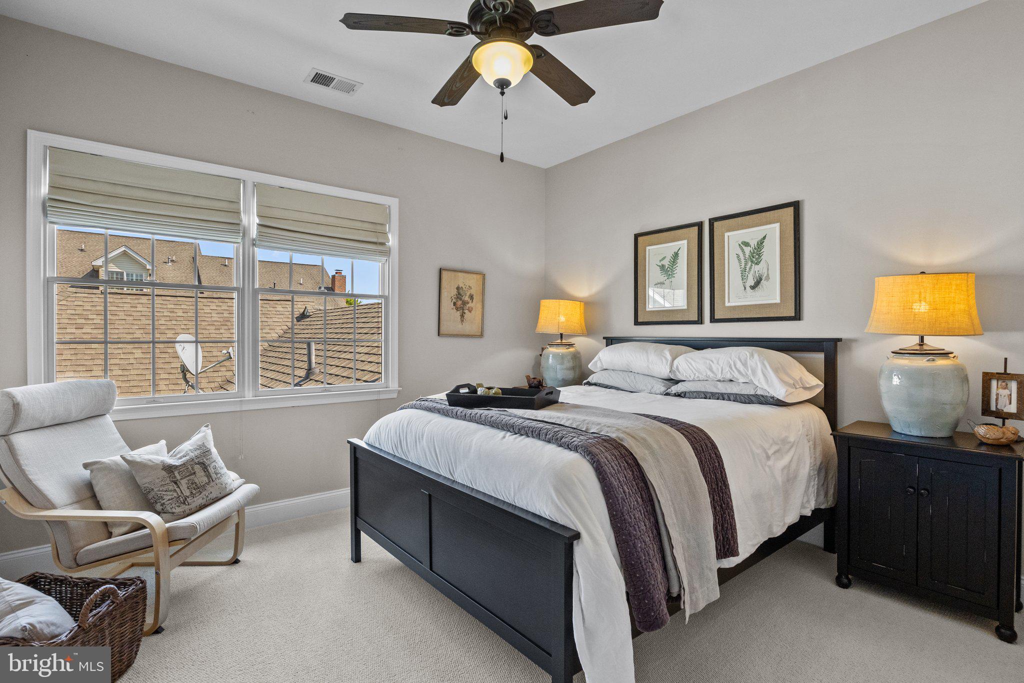 NEWTOWN WALK - Residential