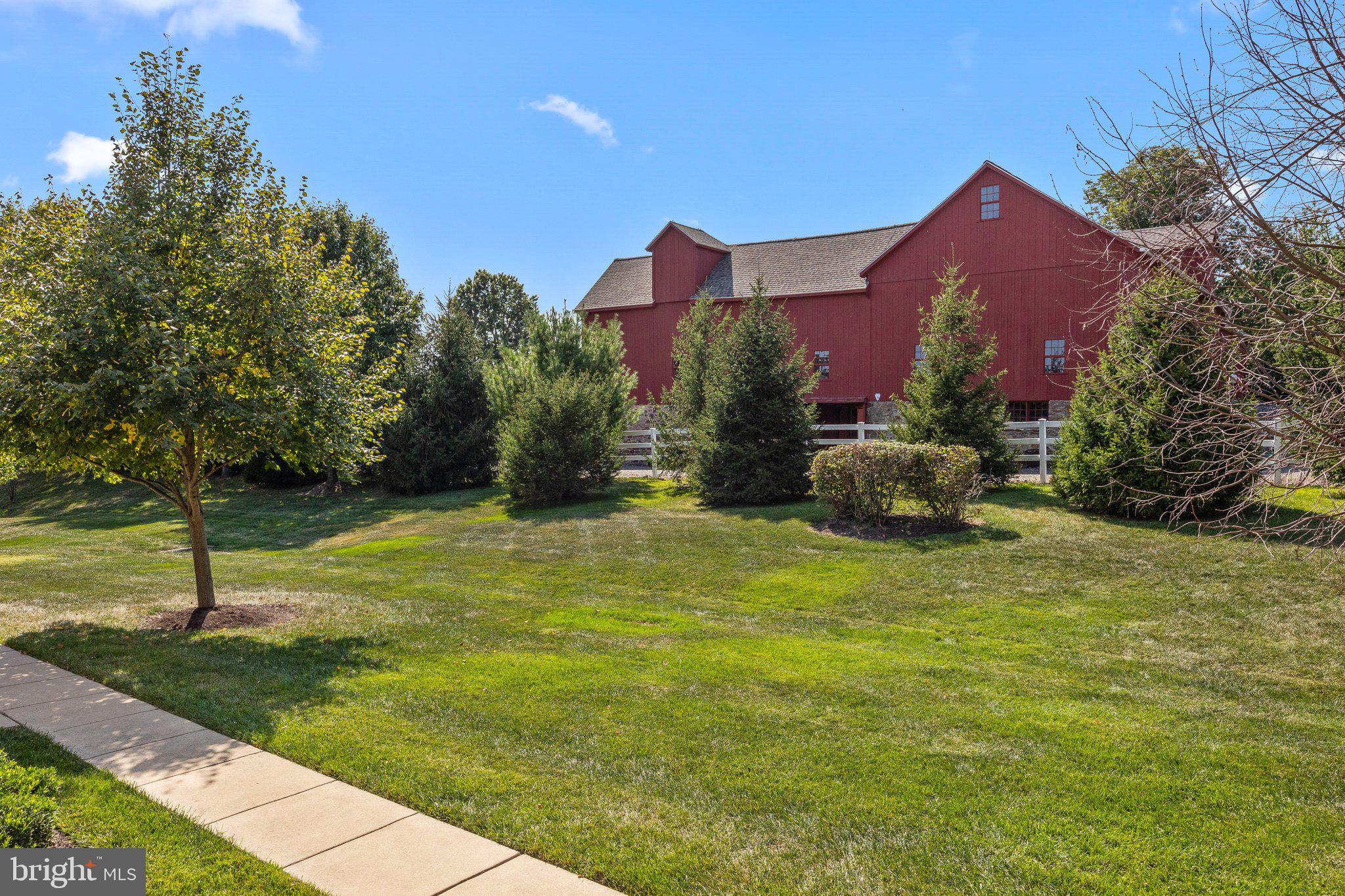 NEWTOWN WALK - Residential