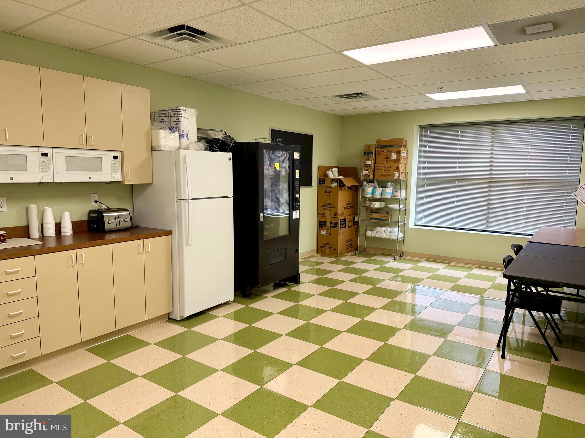 AVIATION BUSINESS CENTER - Commercial Sale