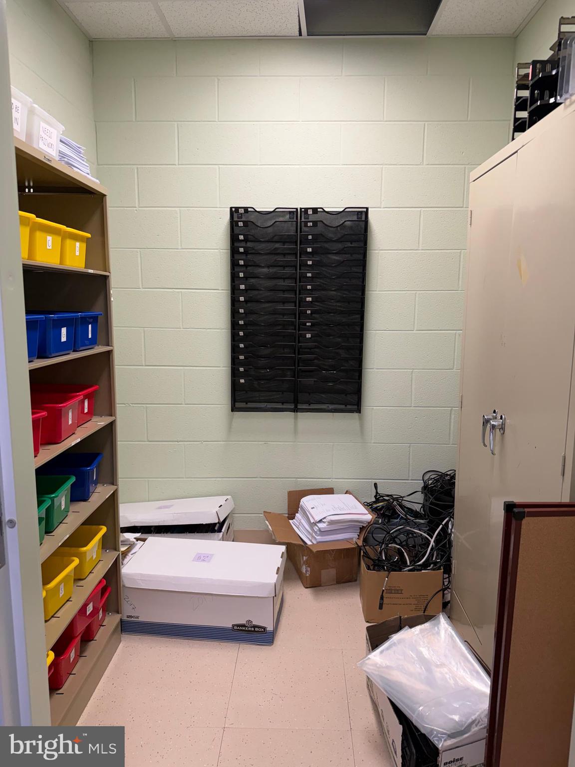 AVIATION BUSINESS CENTER - Commercial Sale