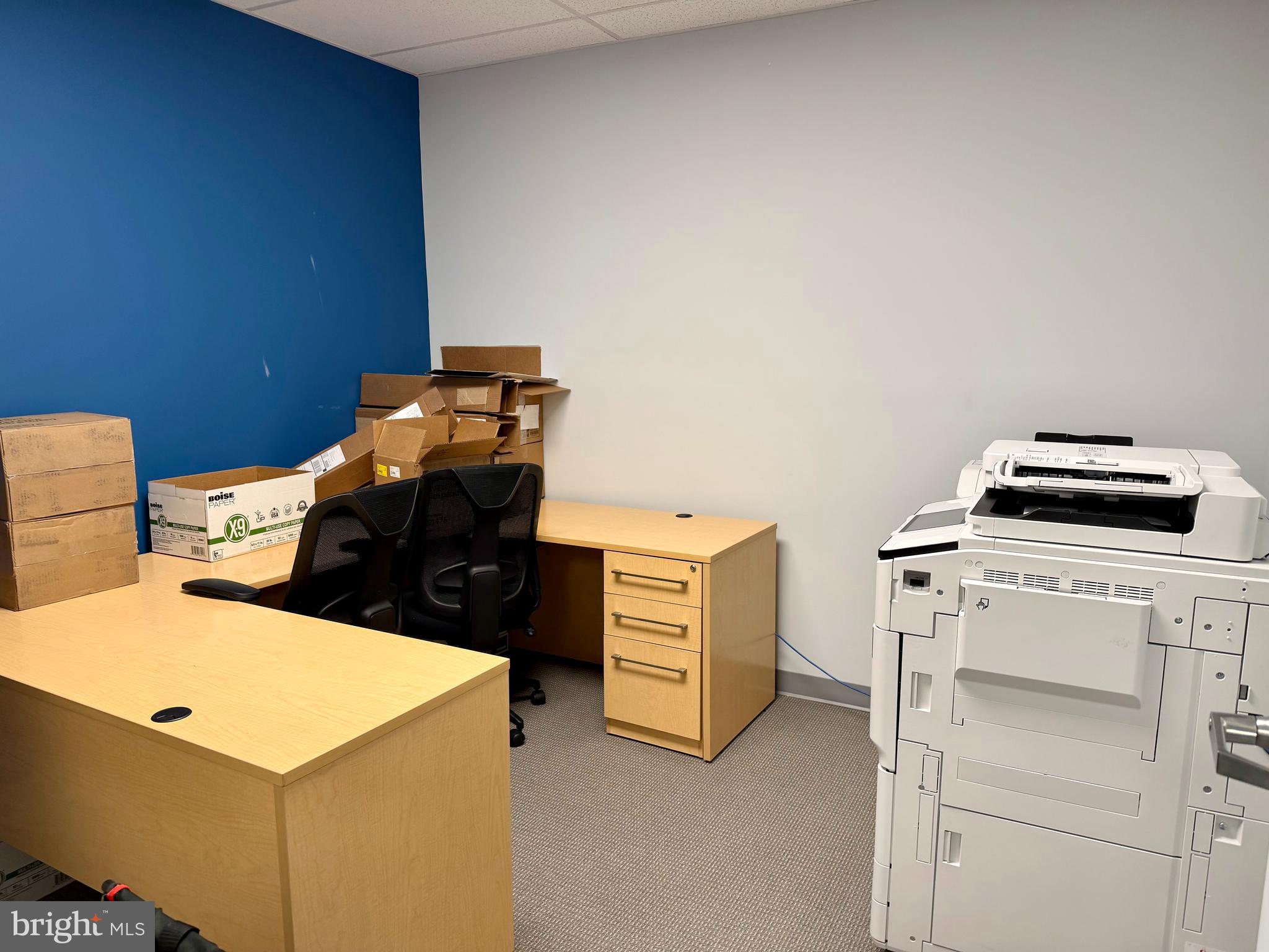 AVIATION BUSINESS CENTER - Commercial Sale