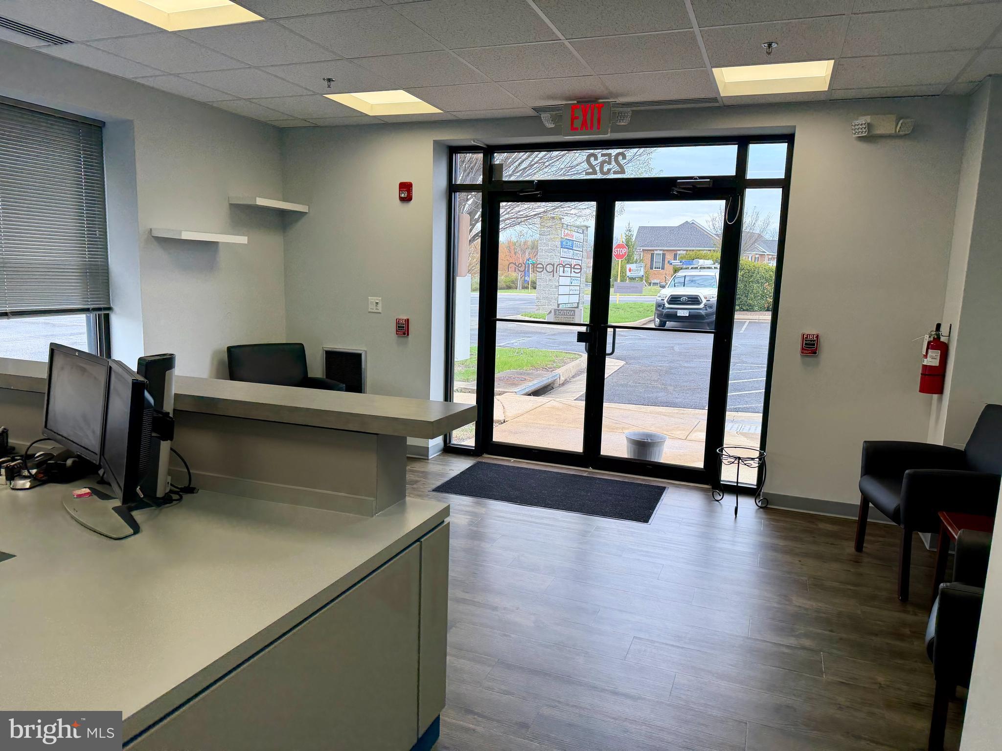 AVIATION BUSINESS CENTER - Commercial Sale