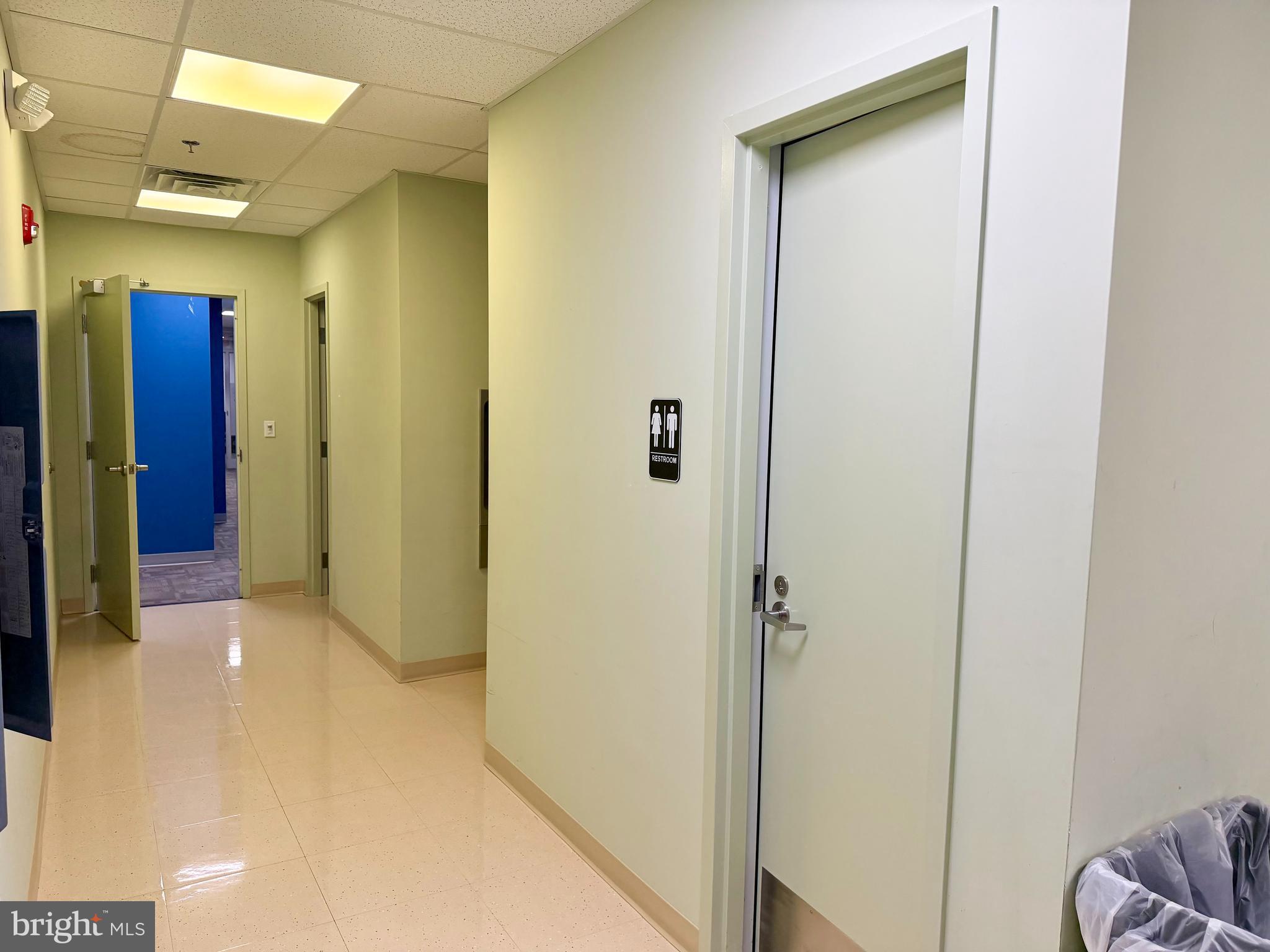 AVIATION BUSINESS CENTER - Commercial Sale