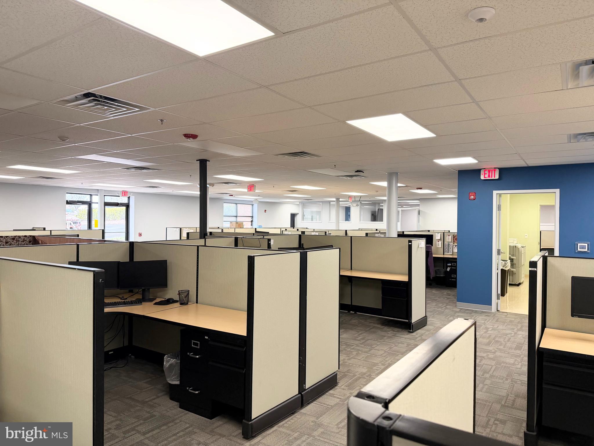 AVIATION BUSINESS CENTER - Commercial Sale