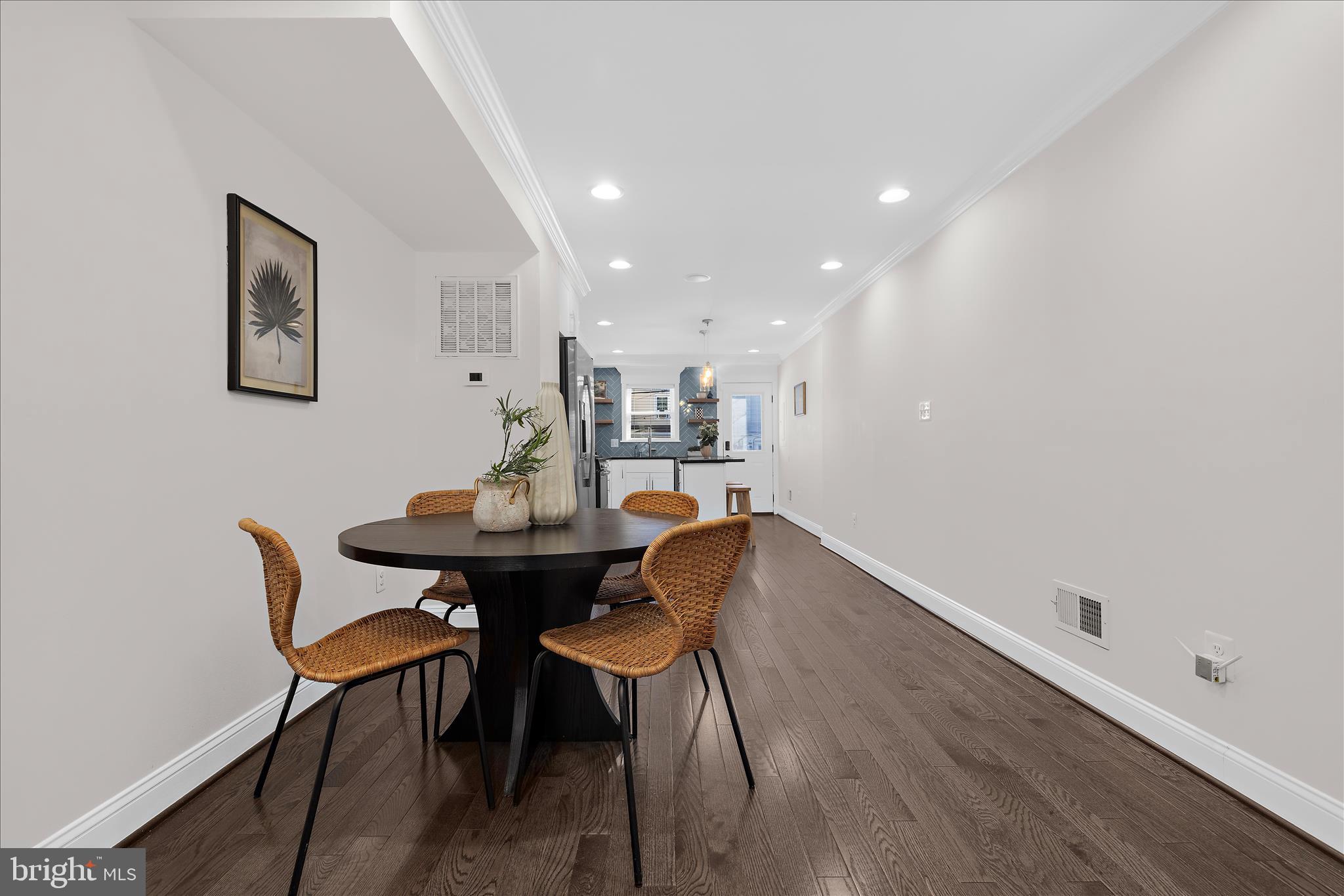 LOCUST POINT - Residential