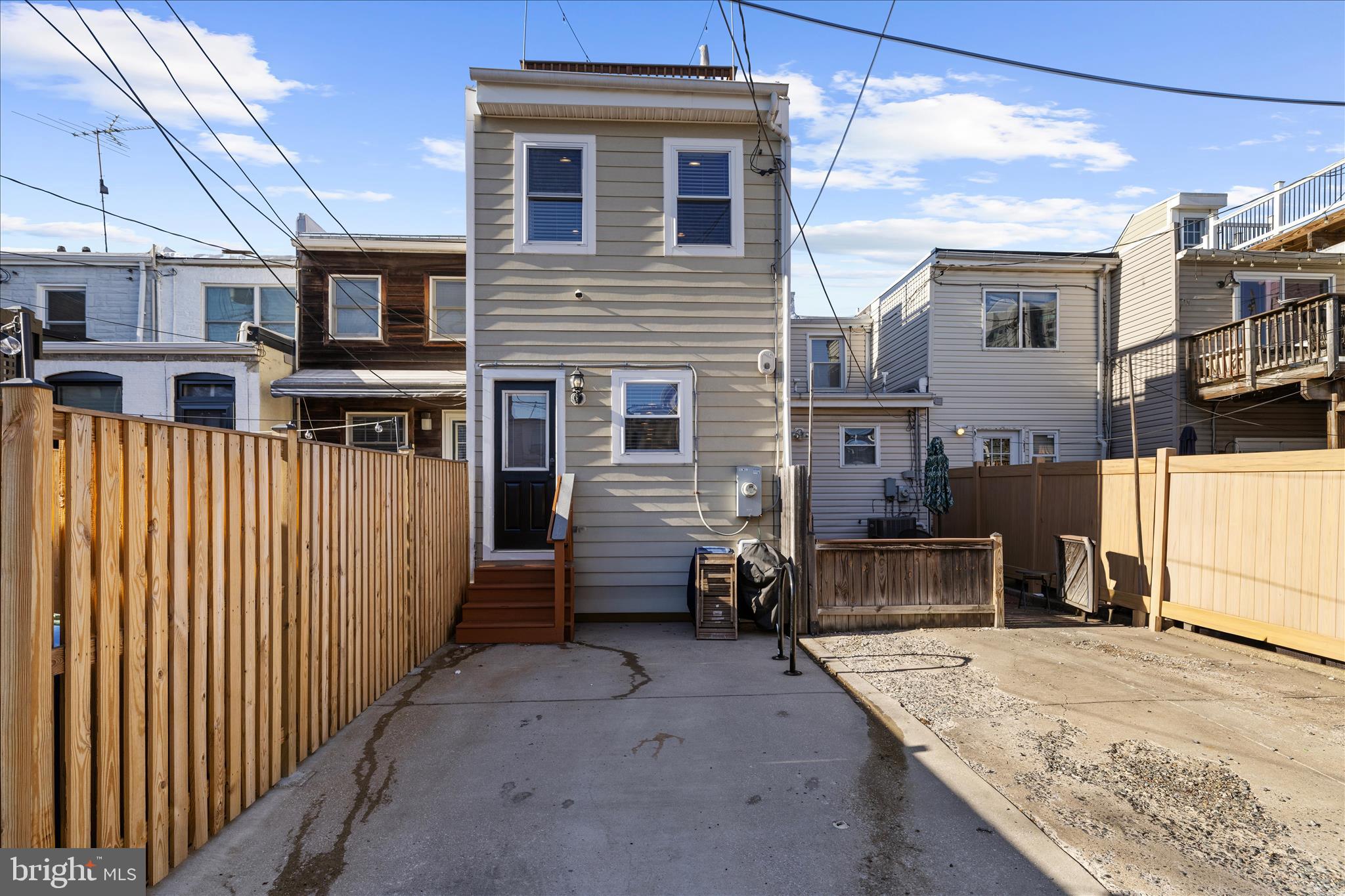 LOCUST POINT - Residential