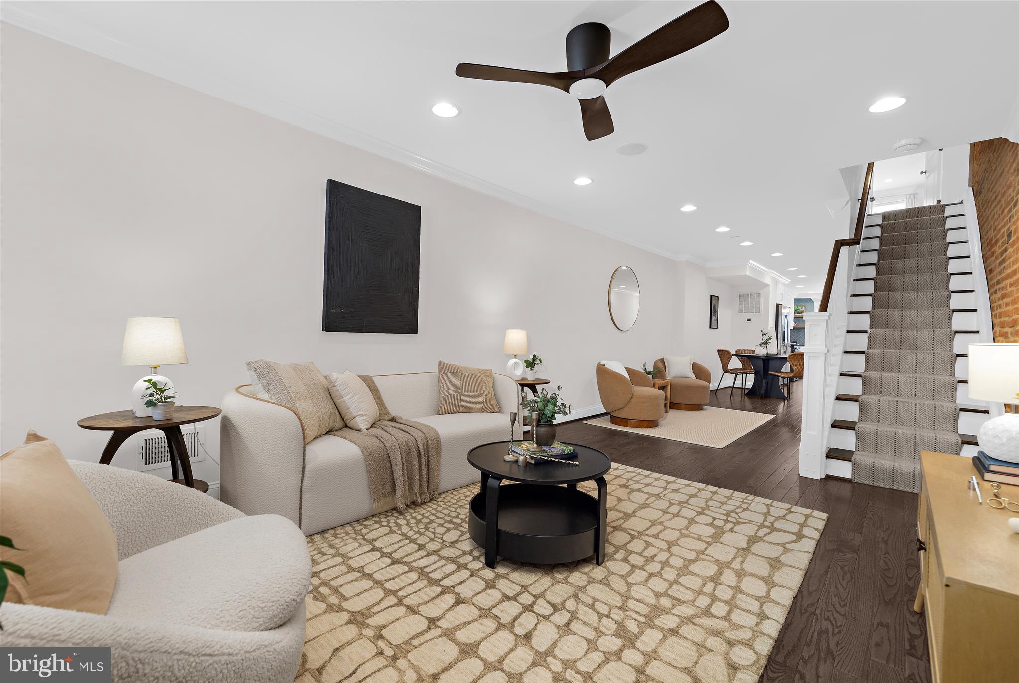 LOCUST POINT - Residential