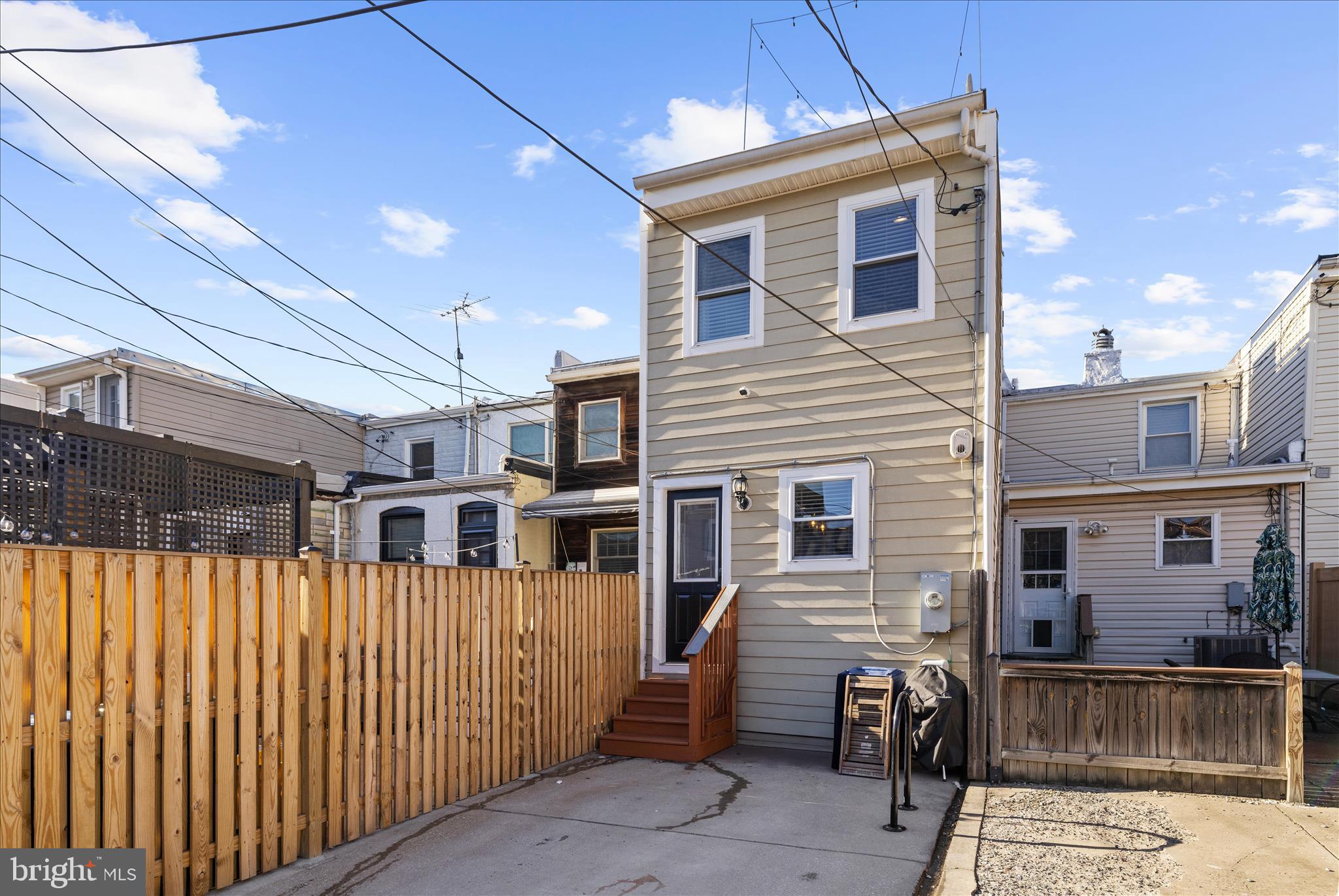 LOCUST POINT - Residential