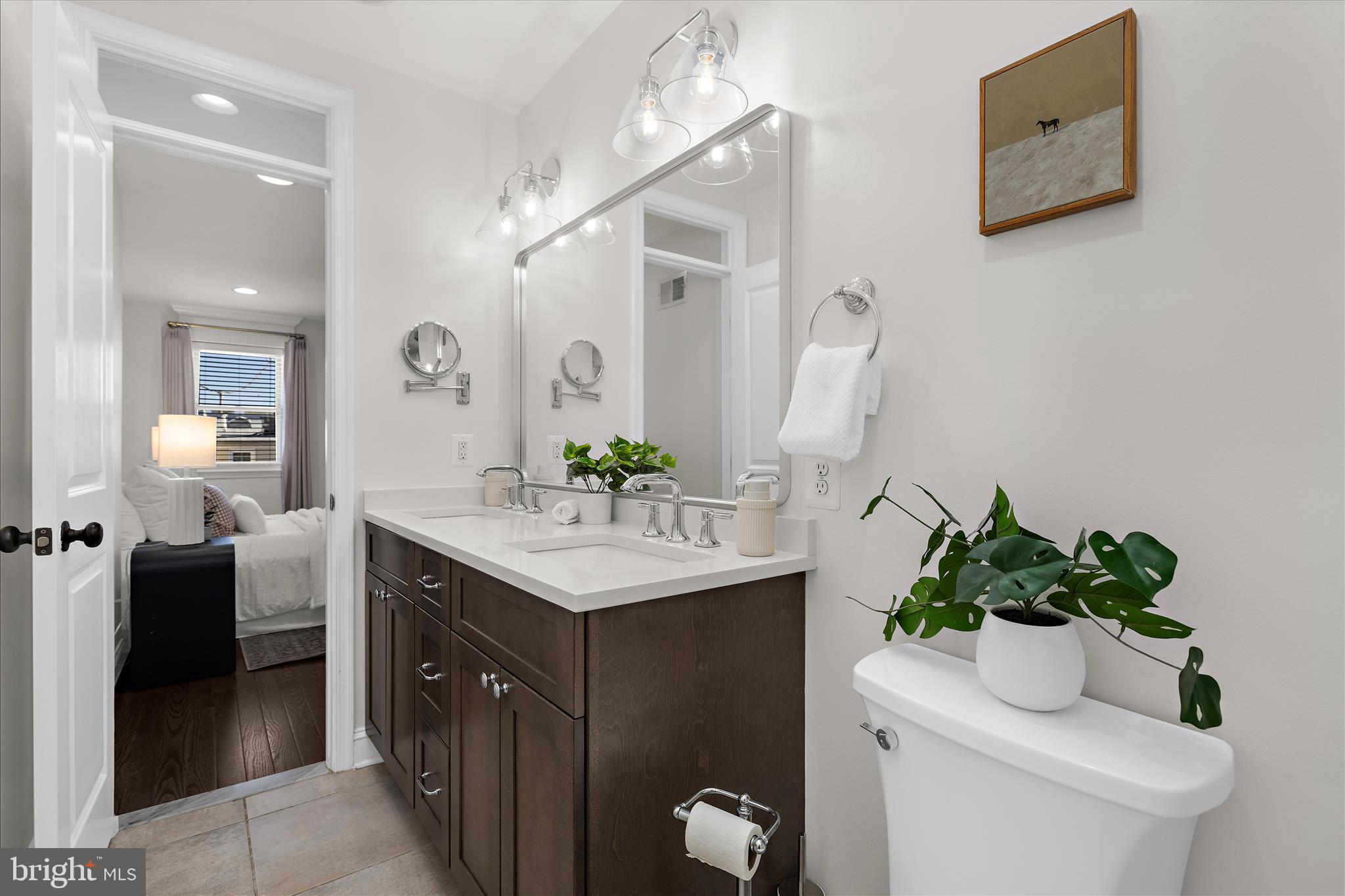 LOCUST POINT - Residential