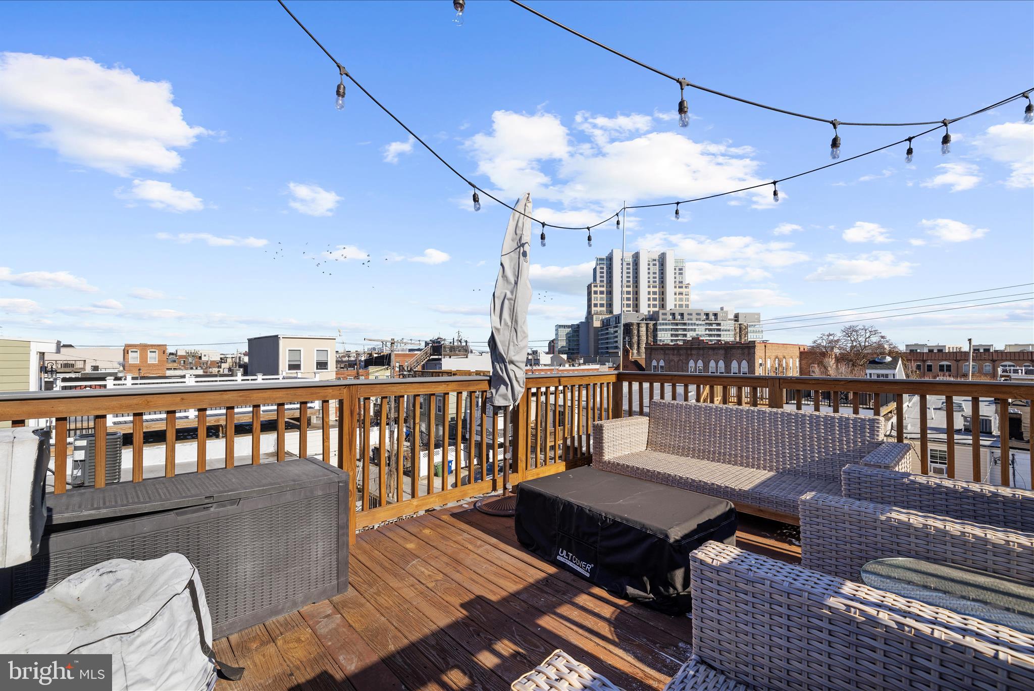 LOCUST POINT - Residential