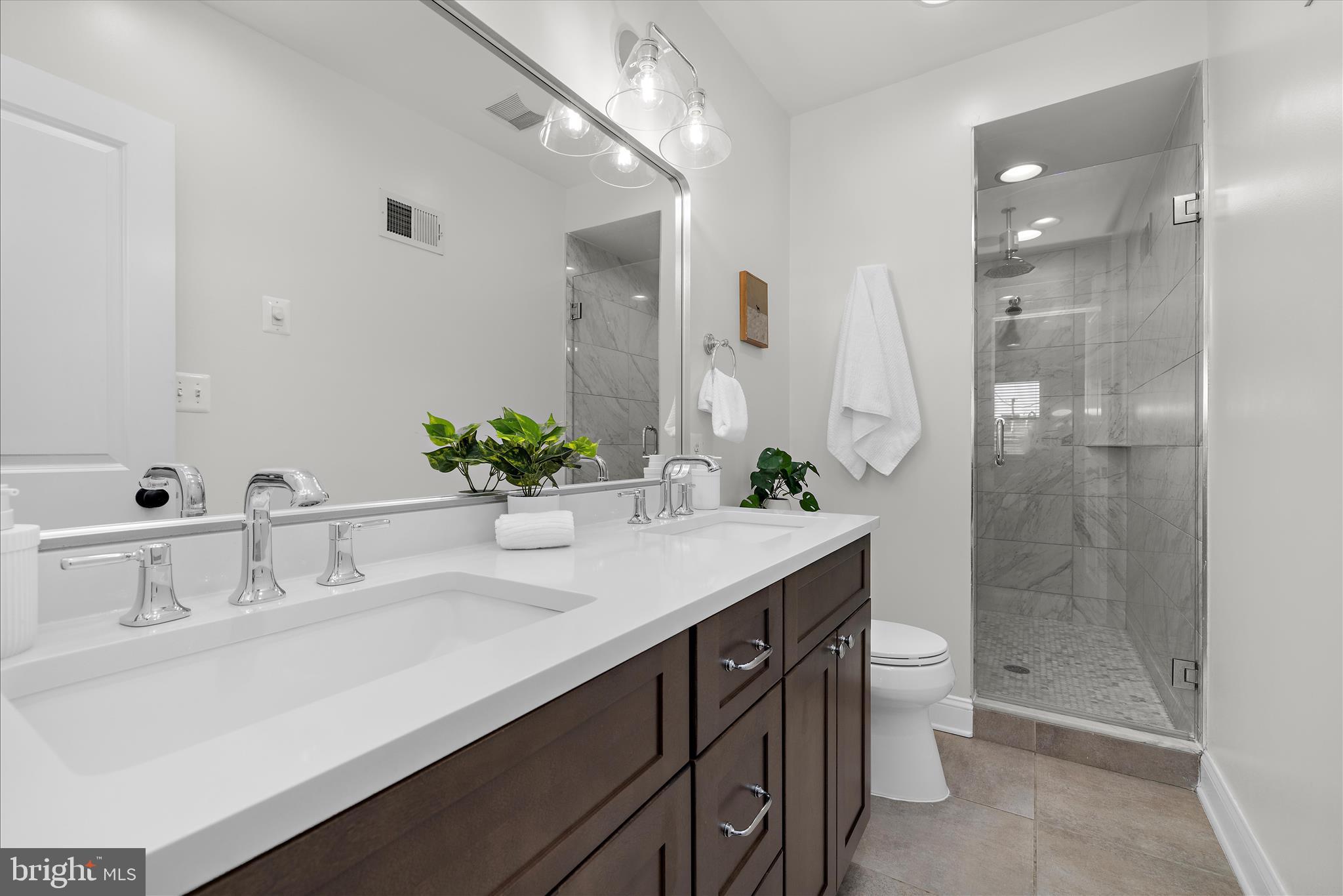 LOCUST POINT - Residential