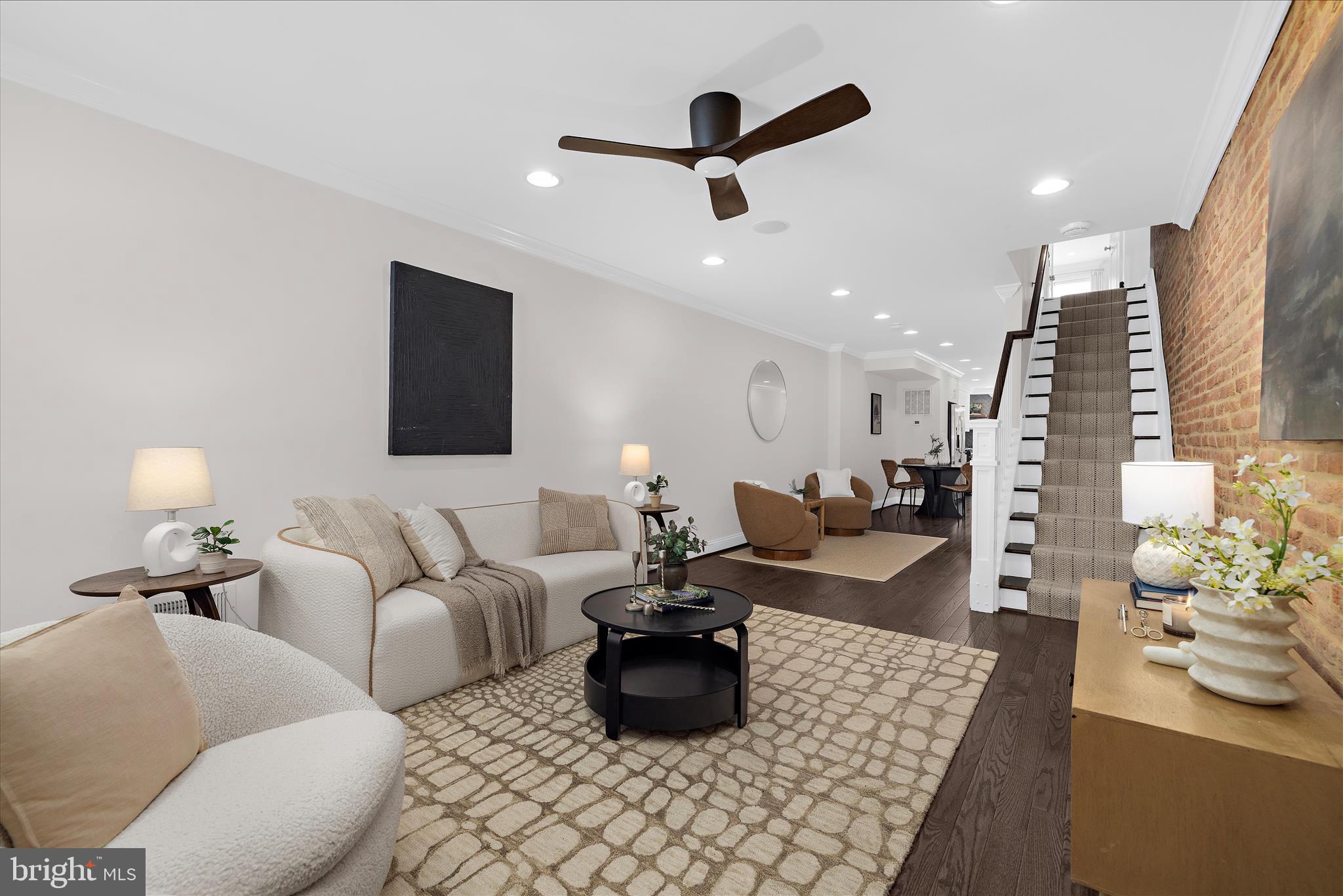 LOCUST POINT - Residential