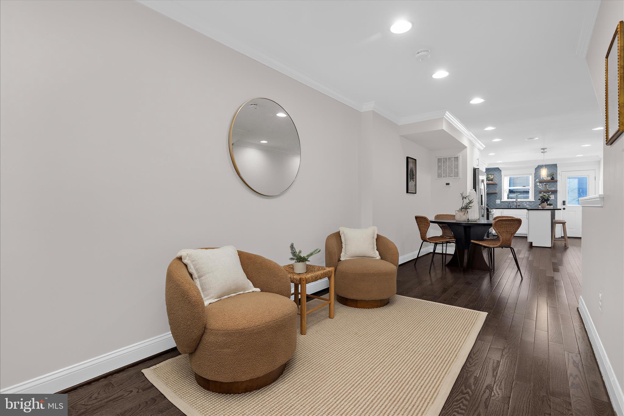 LOCUST POINT - Residential