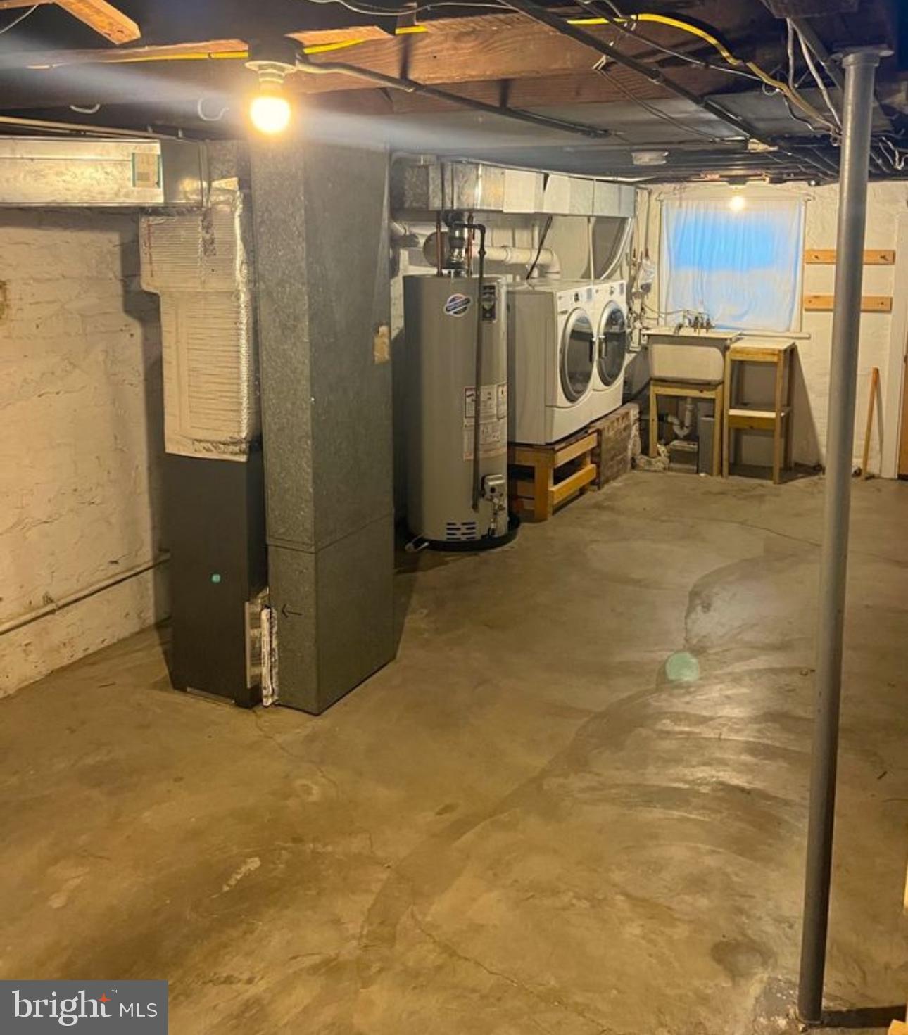 GREEKTOWN - Residential Lease